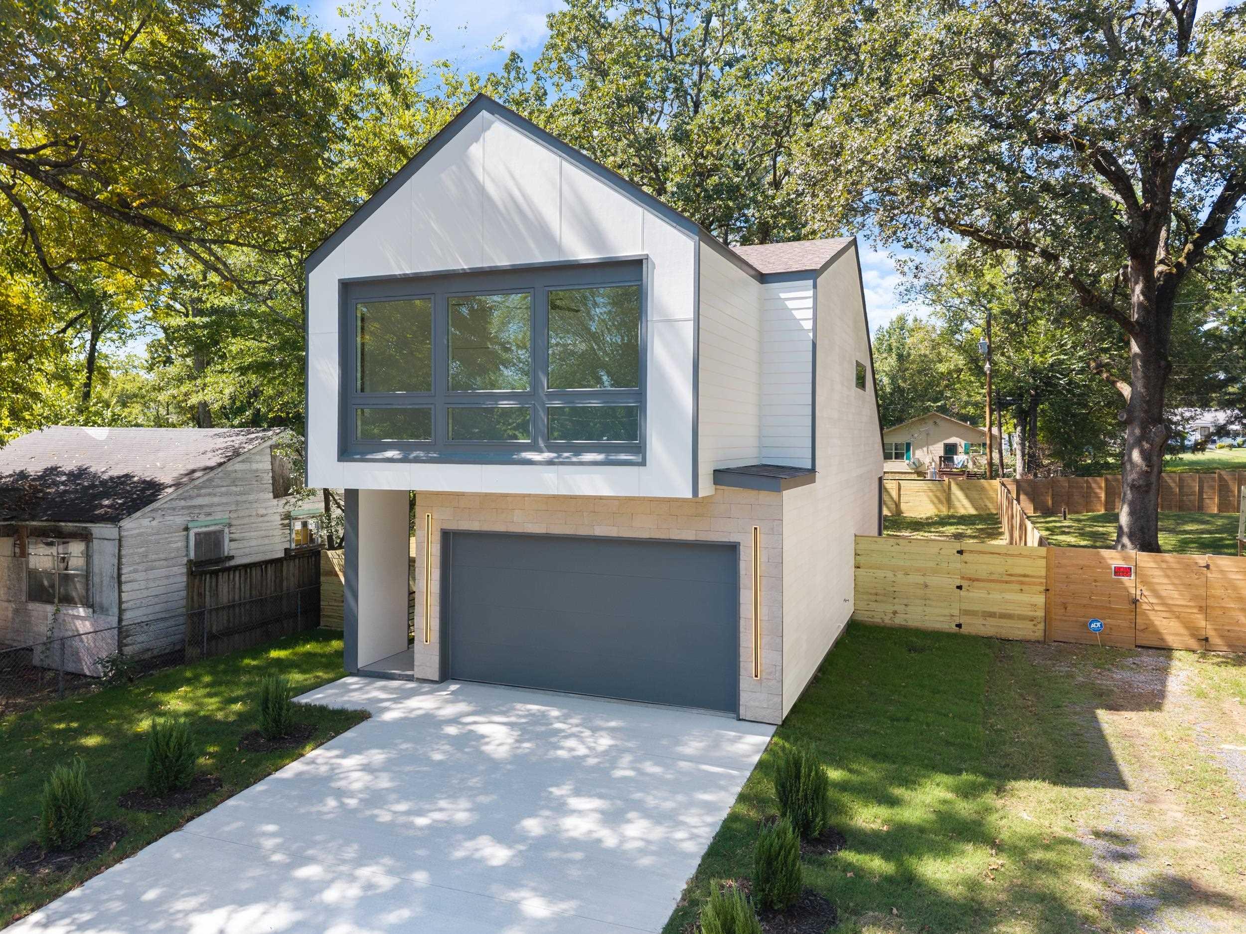 OAK GLENN - Residential