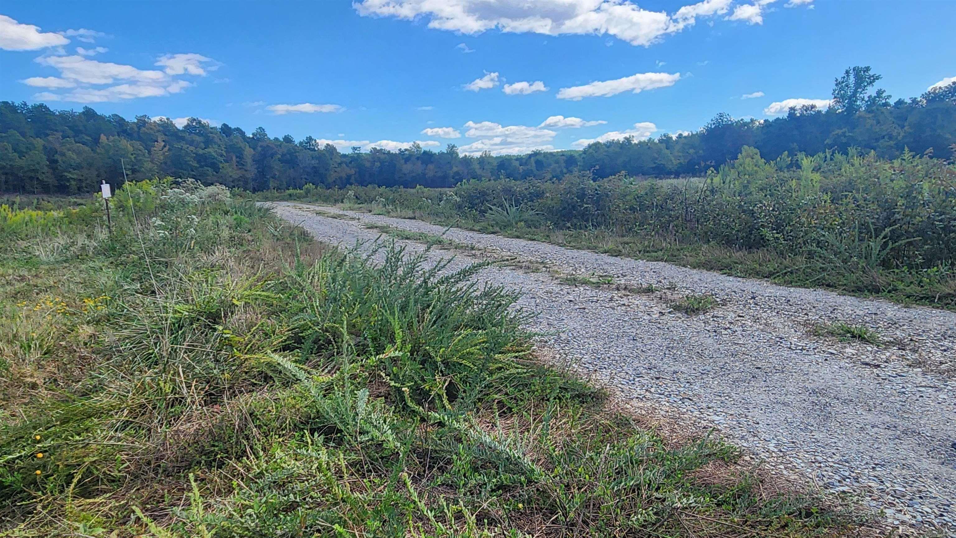 REVAS RETREAT - Land