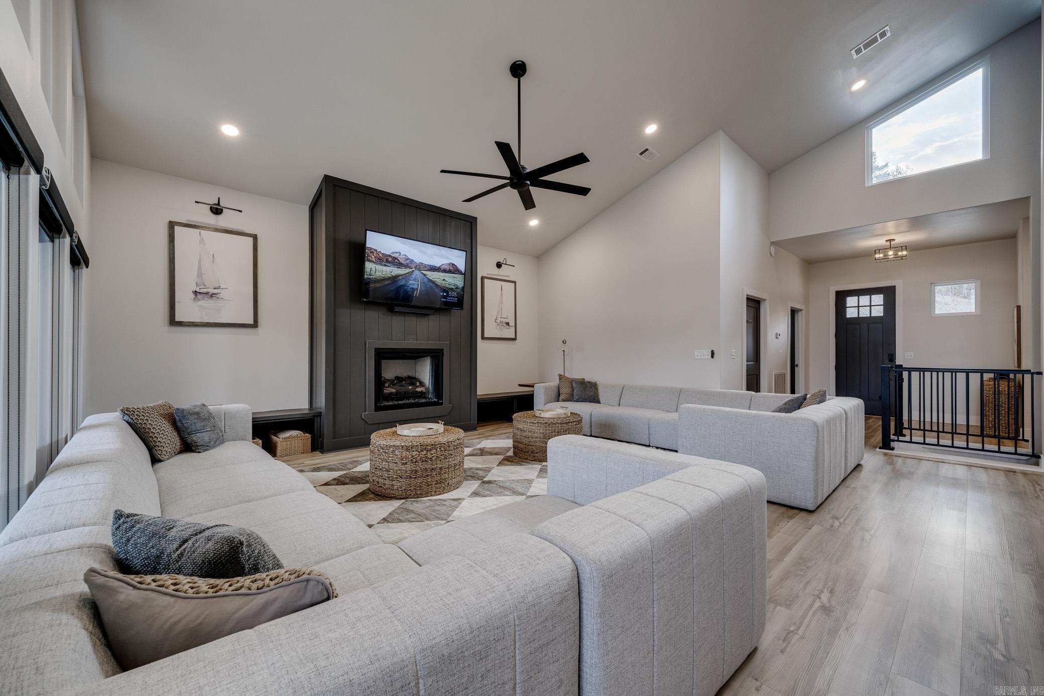 Not in Subdivision - Residential Income