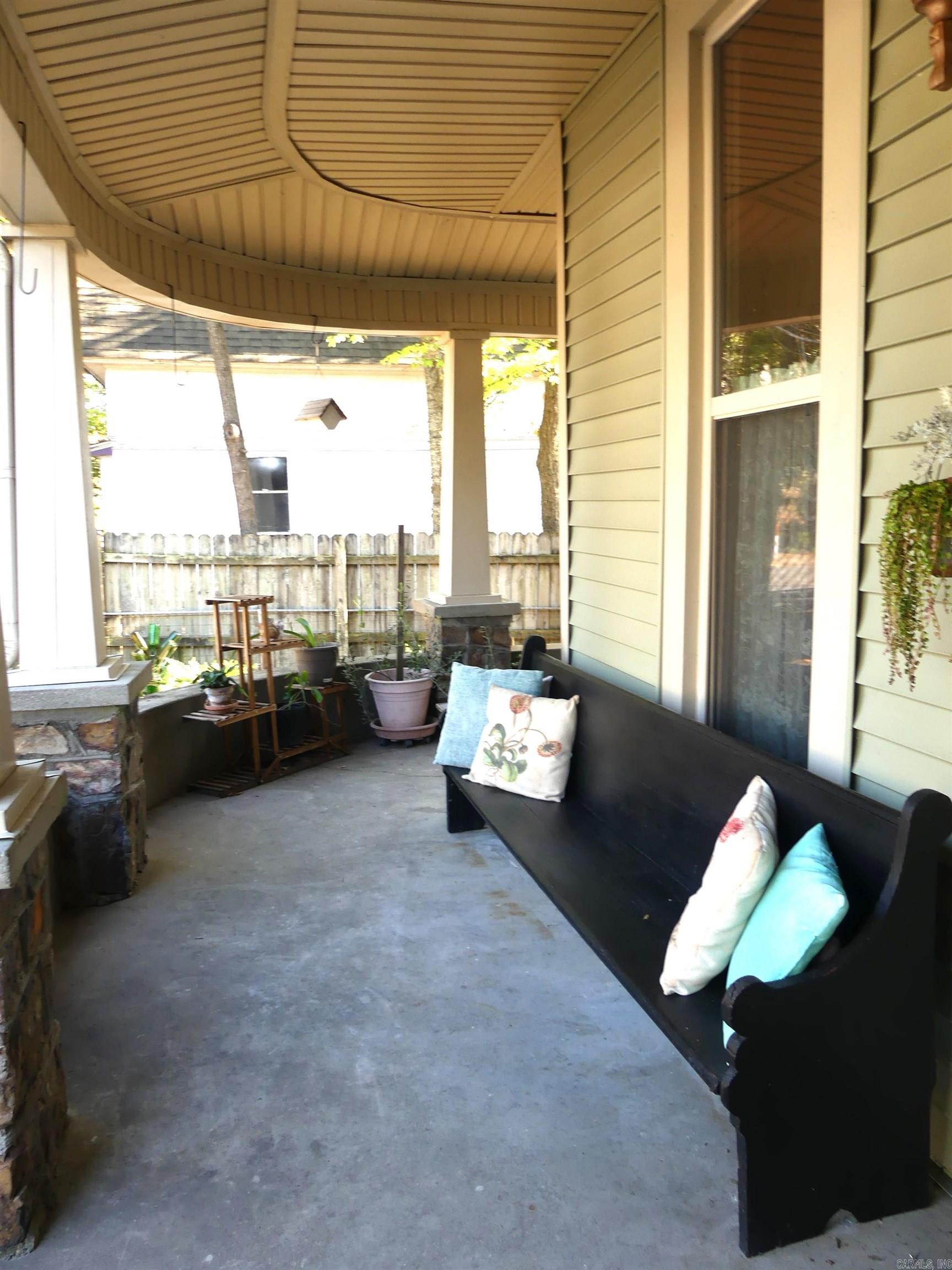 MENA ORIGINAL - Residential