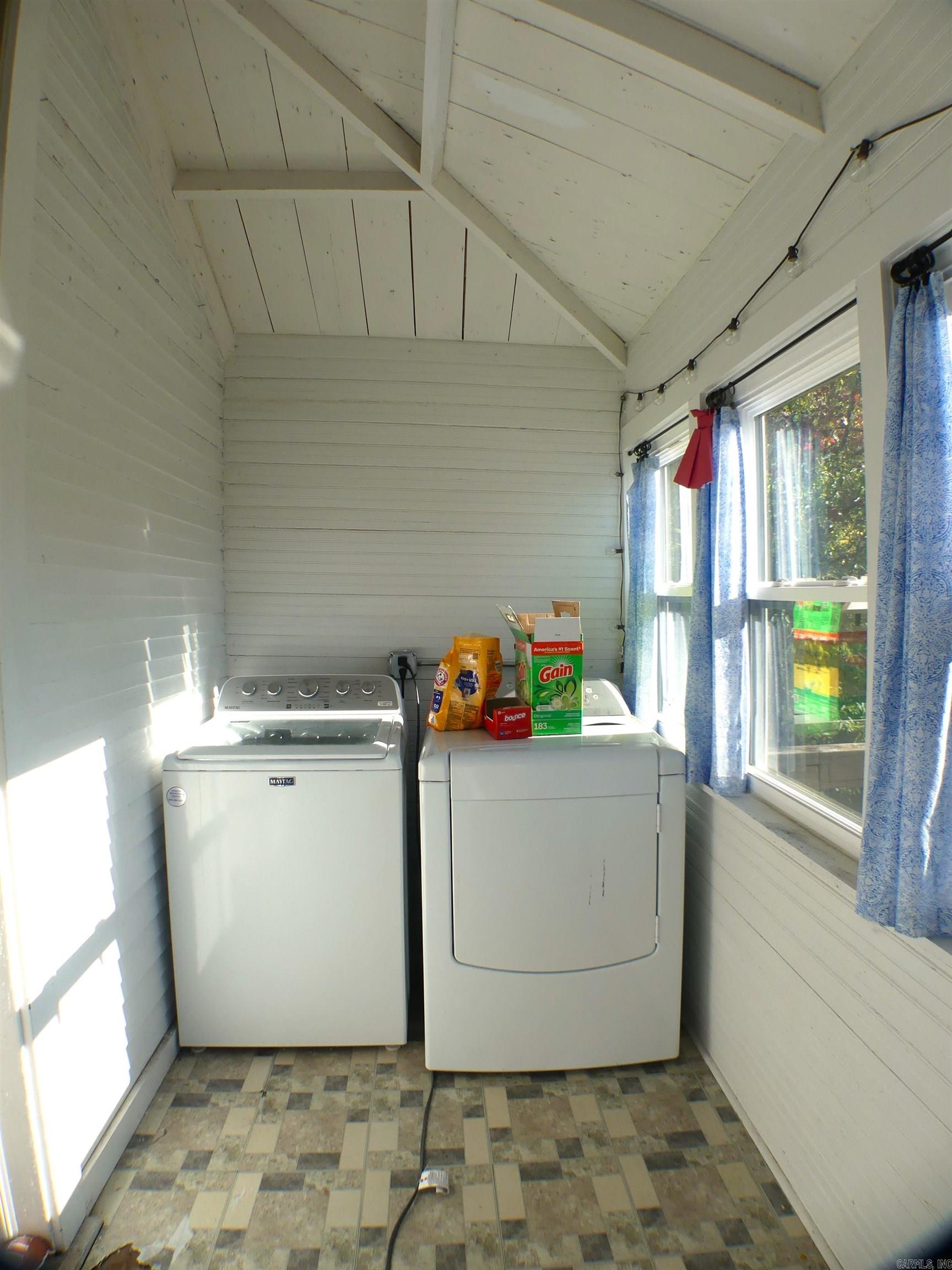 MENA ORIGINAL - Residential