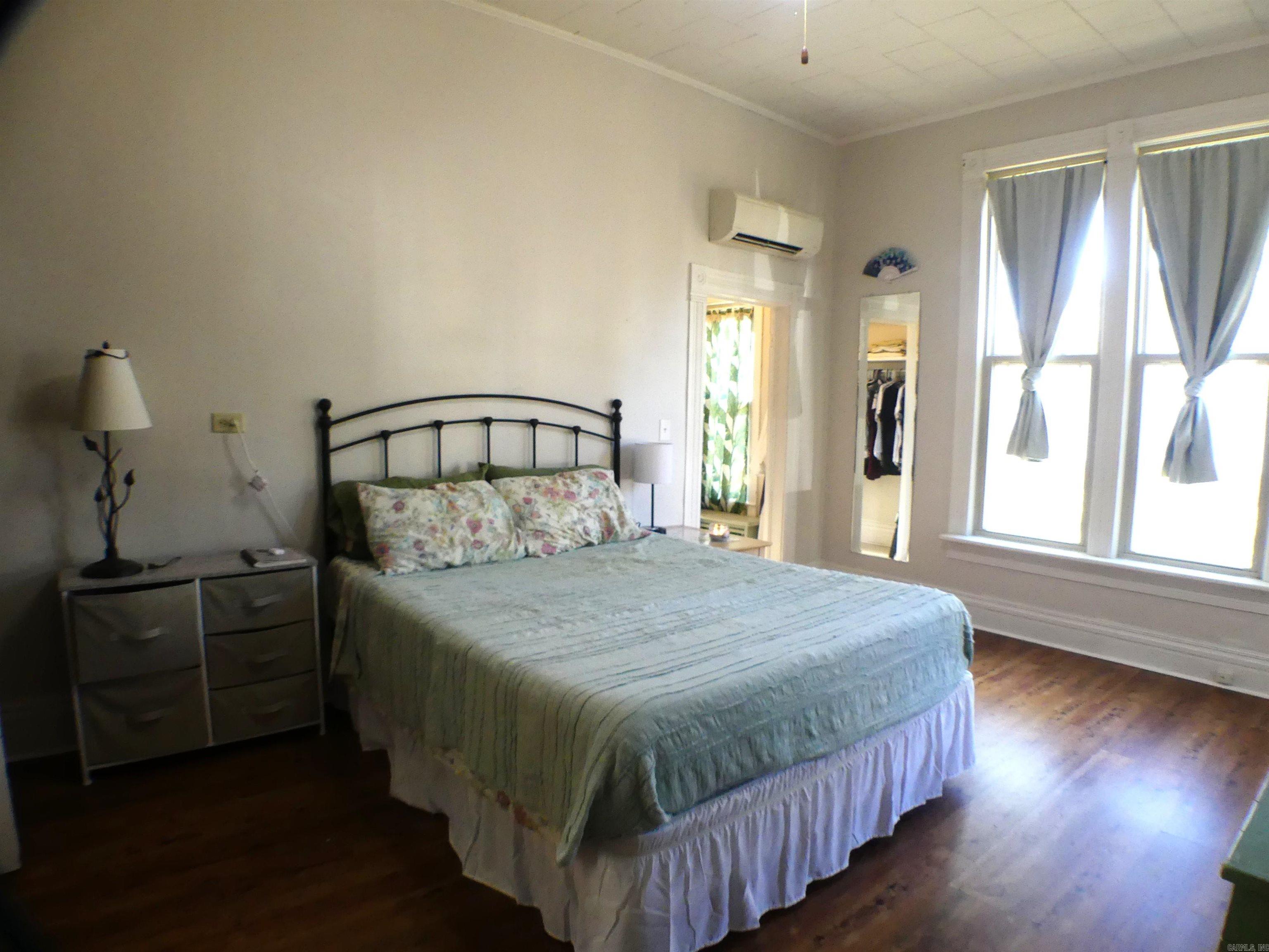 MENA ORIGINAL - Residential