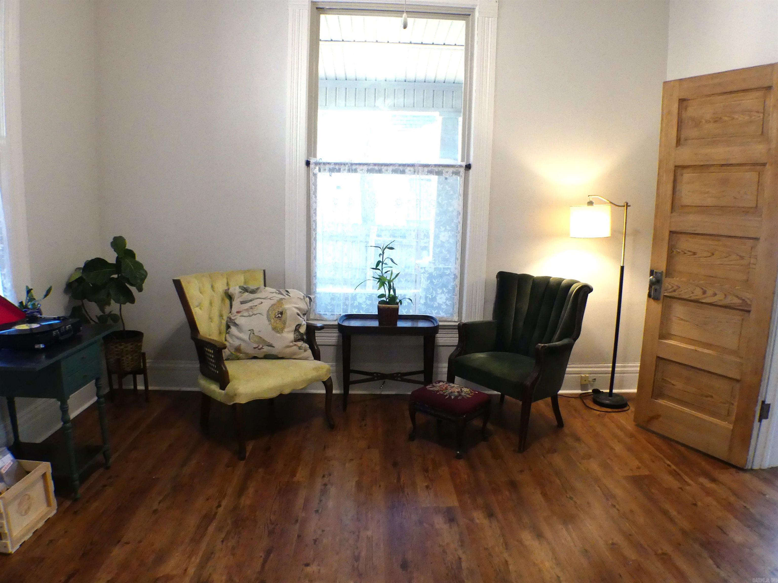 MENA ORIGINAL - Residential