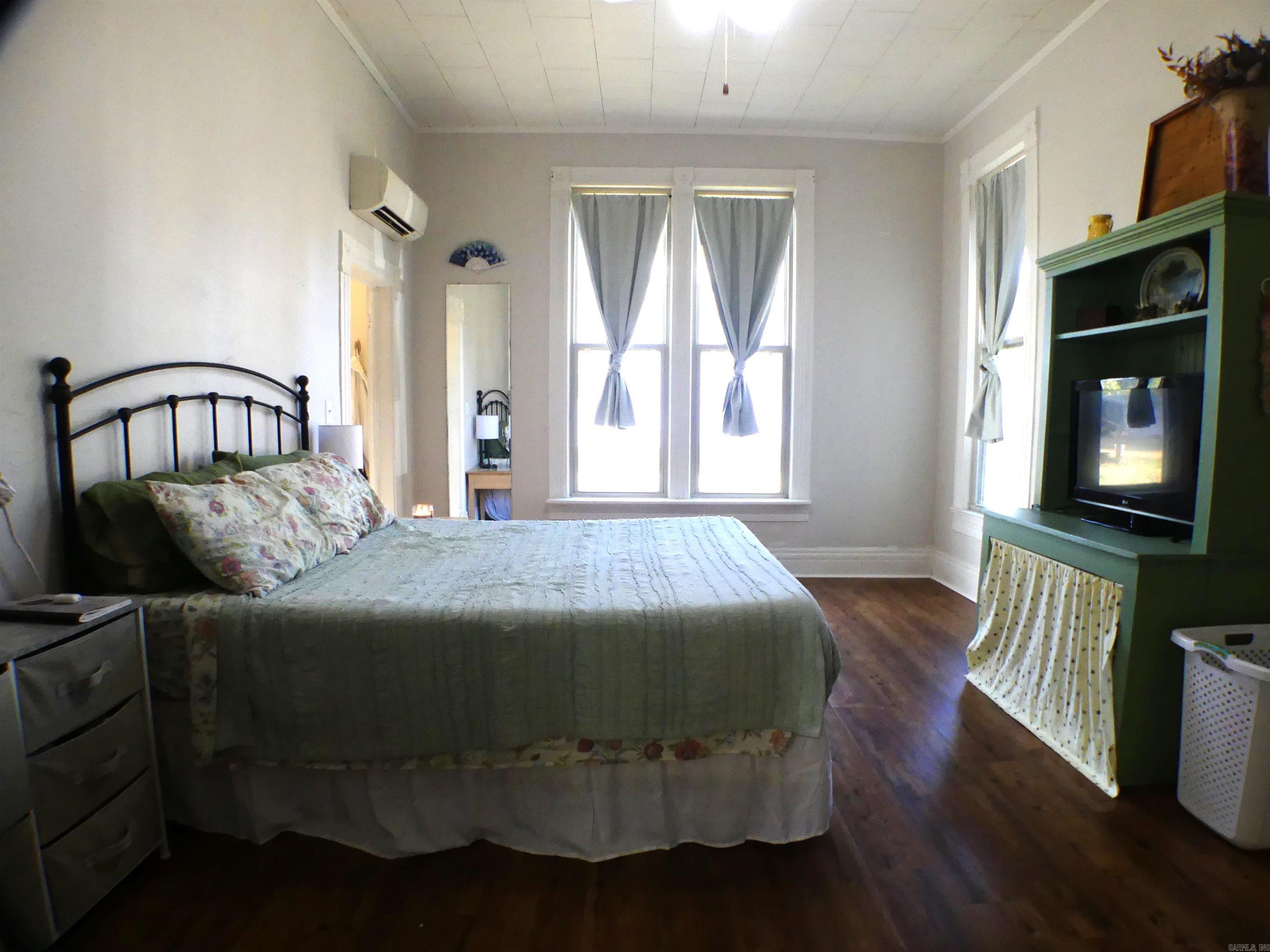 MENA ORIGINAL - Residential