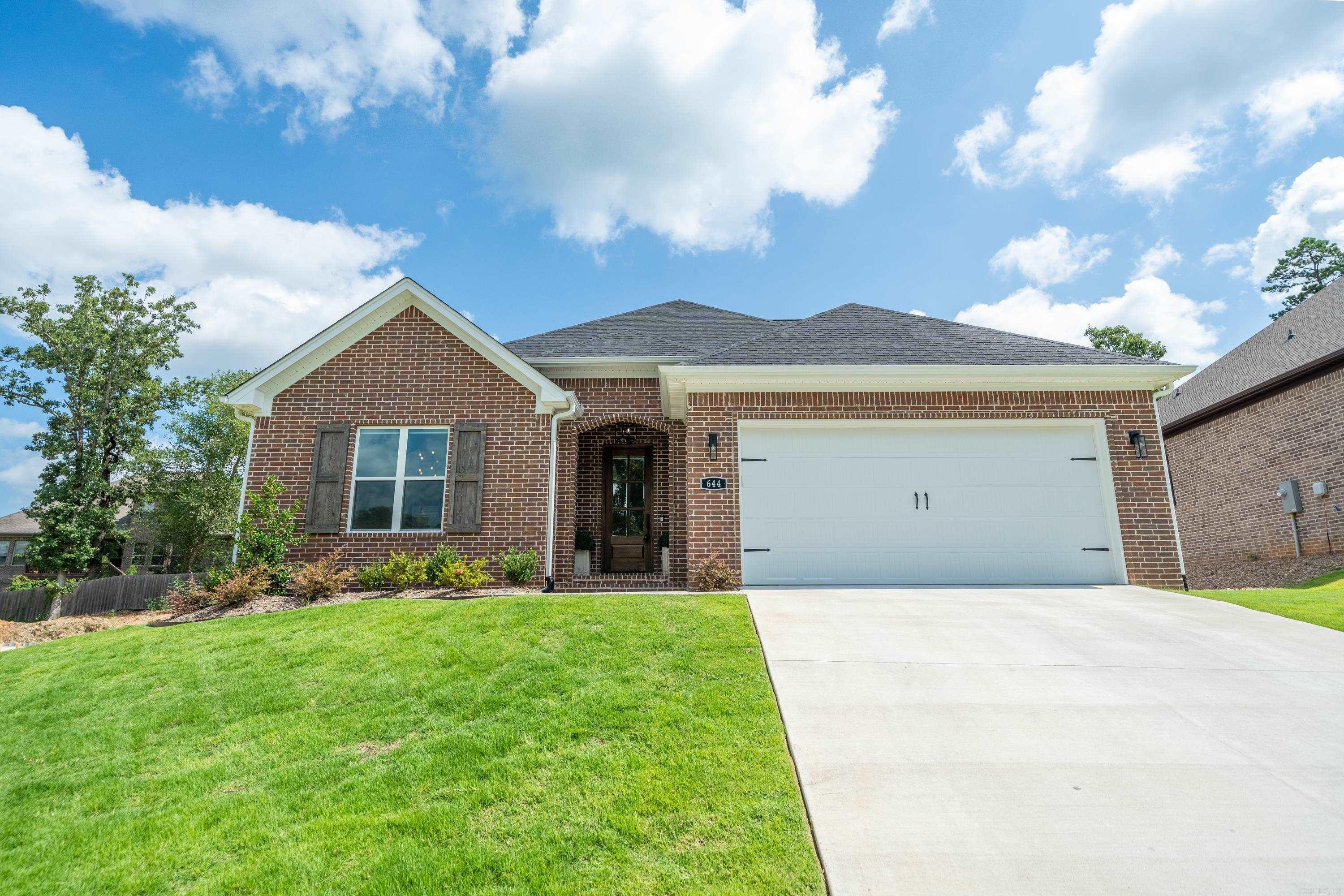 CHENAL VALLEY EPERNAY PLACE - Residential