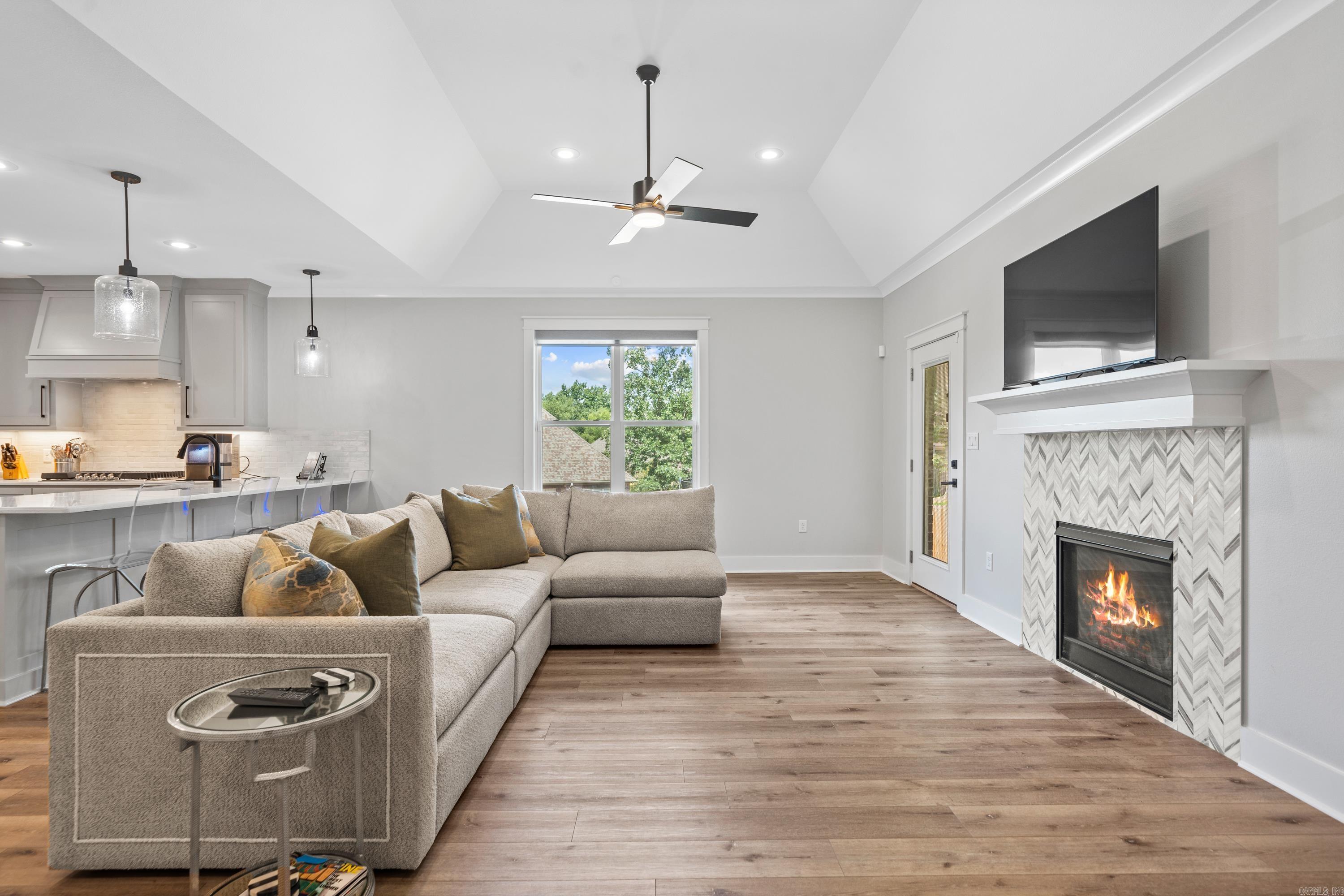 CHENAL VALLEY EPERNAY PLACE - Residential