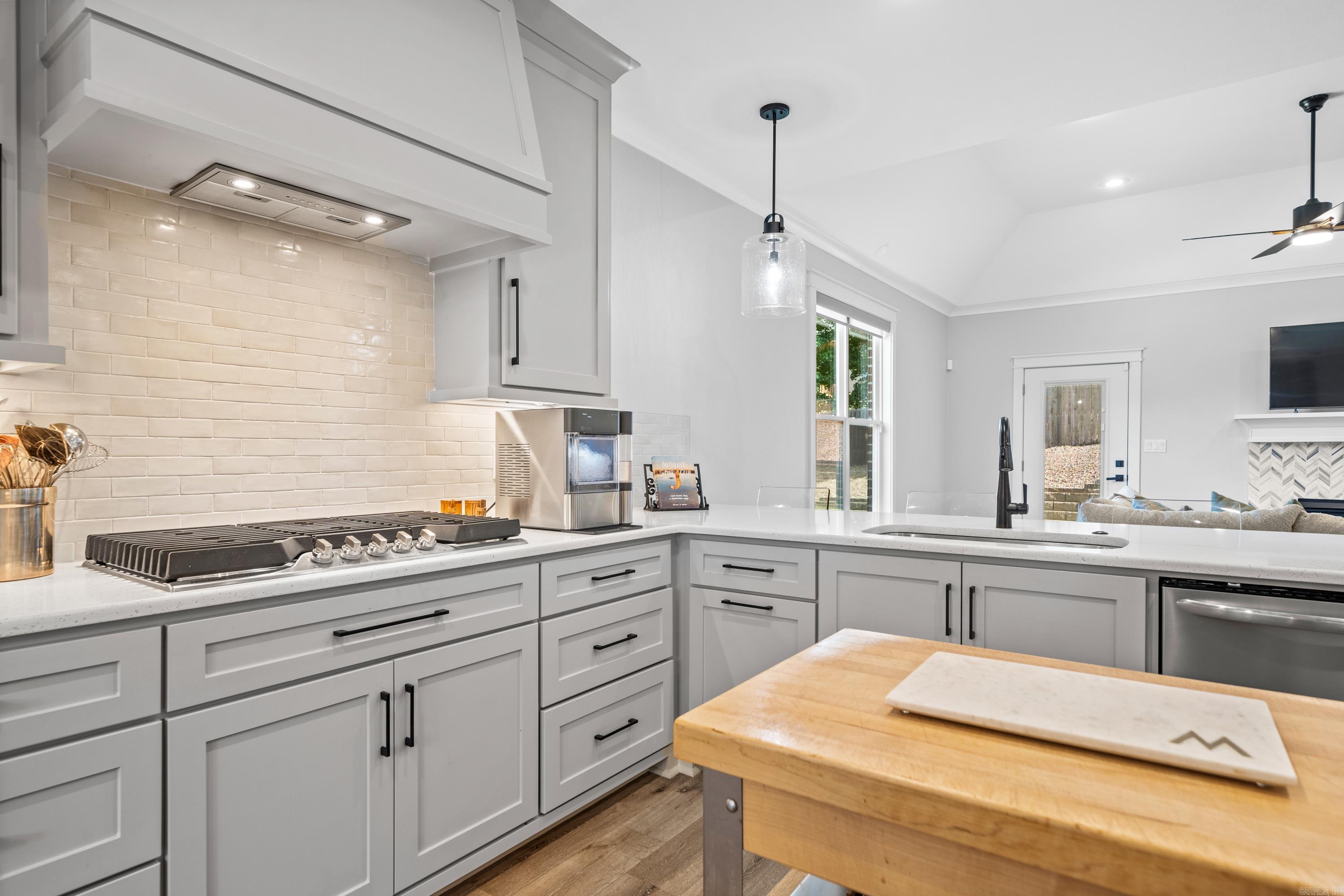 CHENAL VALLEY EPERNAY PLACE - Residential