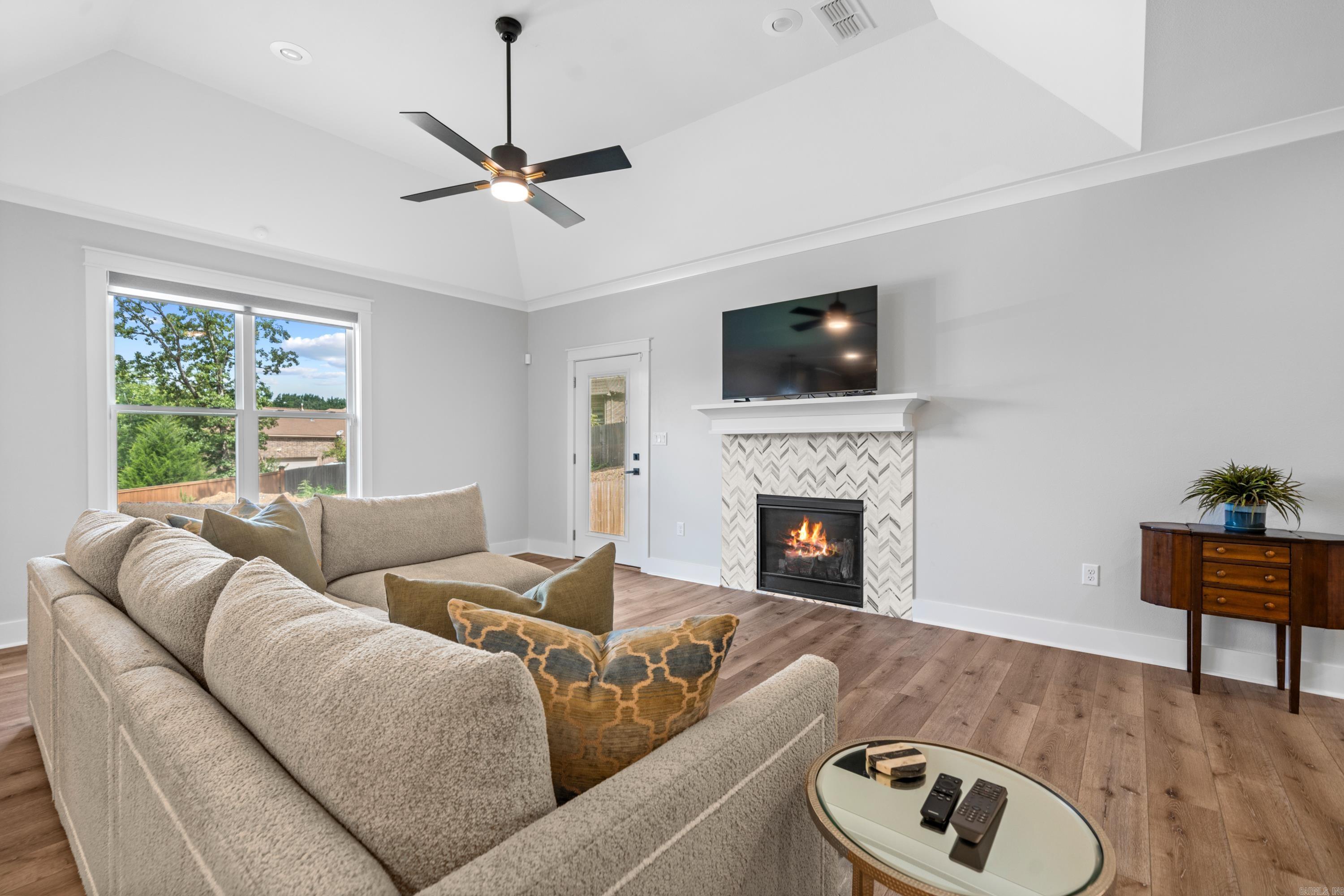 CHENAL VALLEY EPERNAY PLACE - Residential