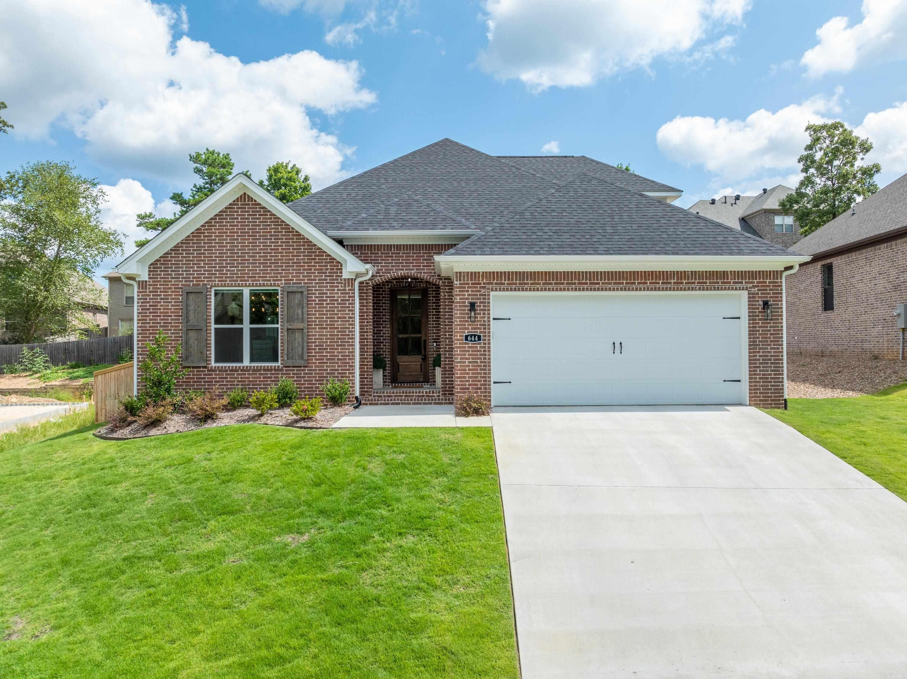 CHENAL VALLEY EPERNAY PLACE - Residential