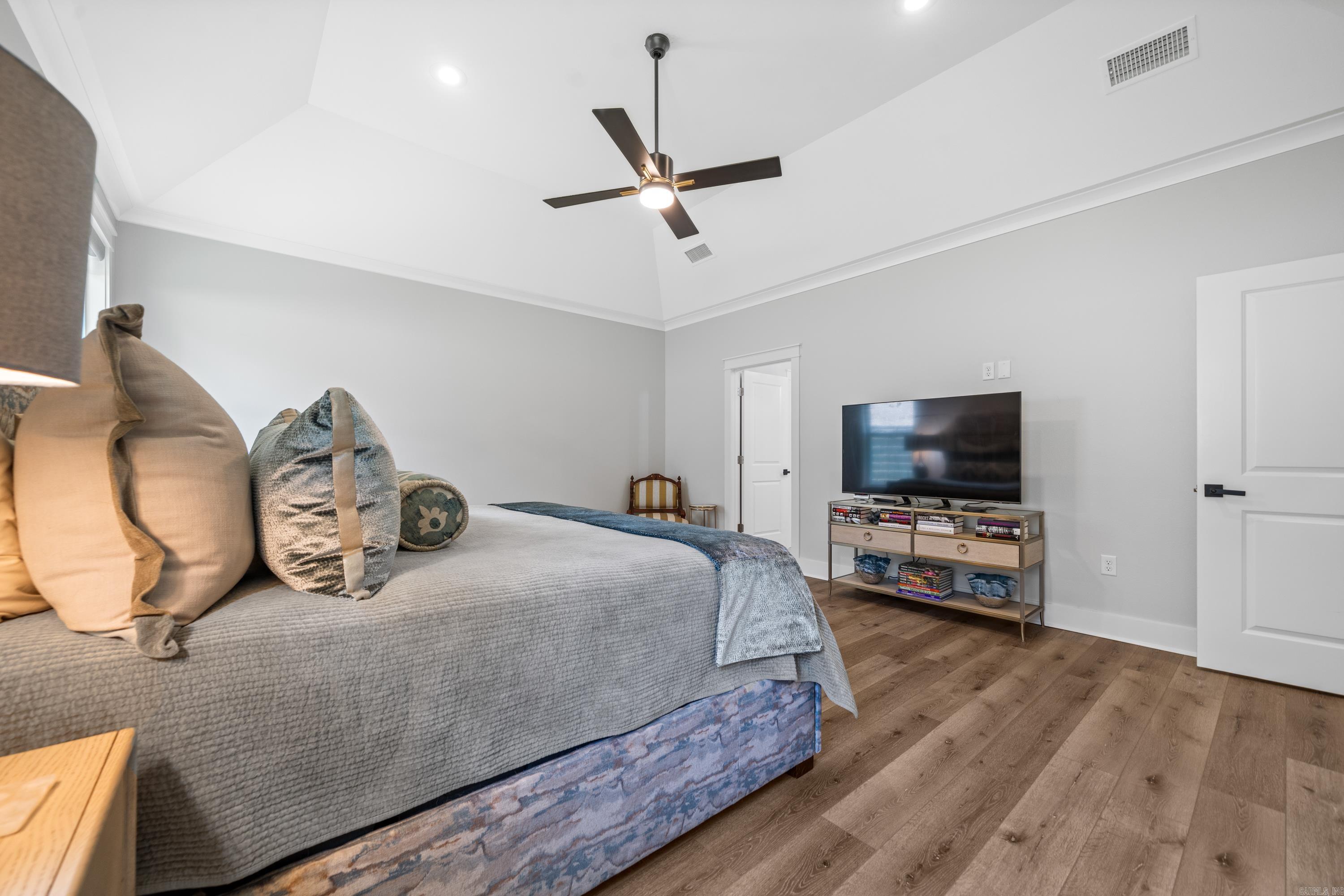 CHENAL VALLEY EPERNAY PLACE - Residential