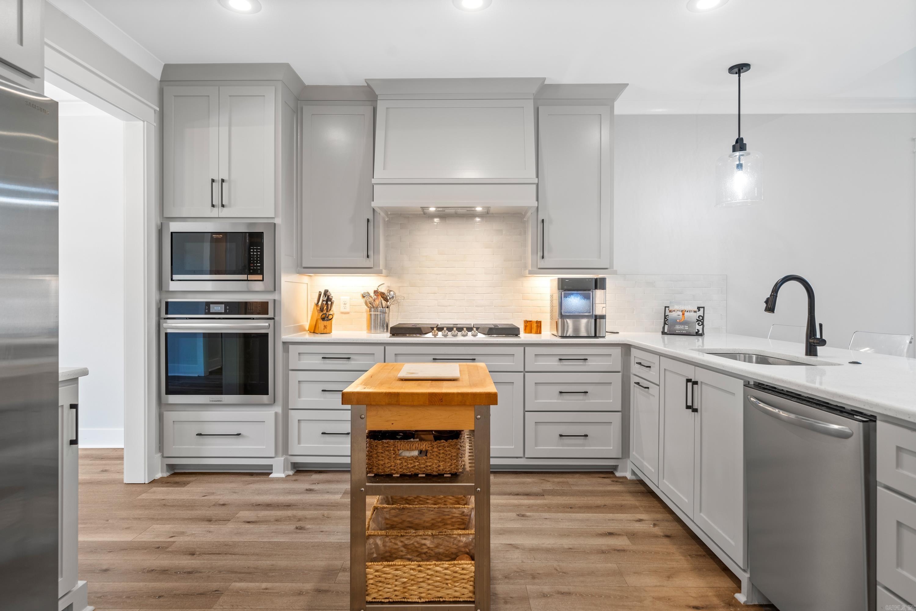 CHENAL VALLEY EPERNAY PLACE - Residential