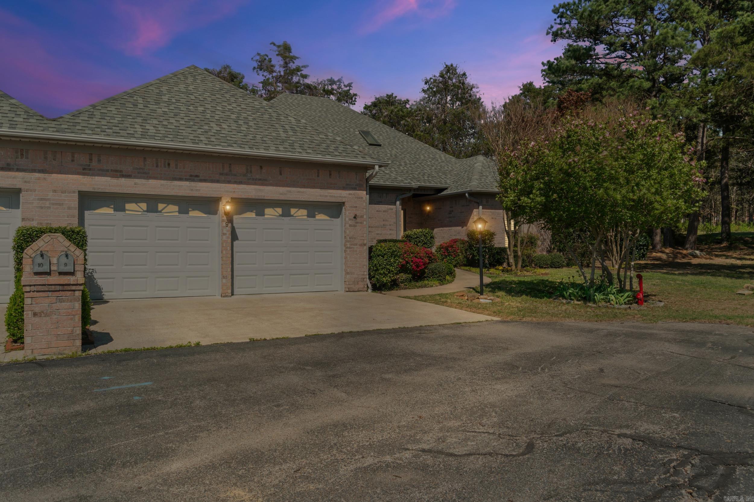 VINEGAR HILL  (H.P.R.) - Residential