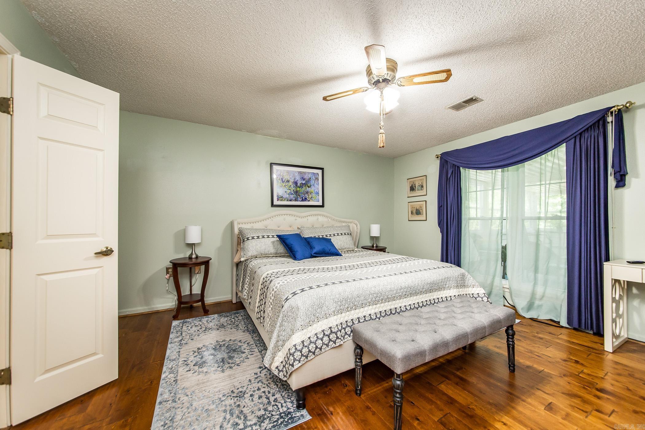 CASTLE RIDGE - Residential