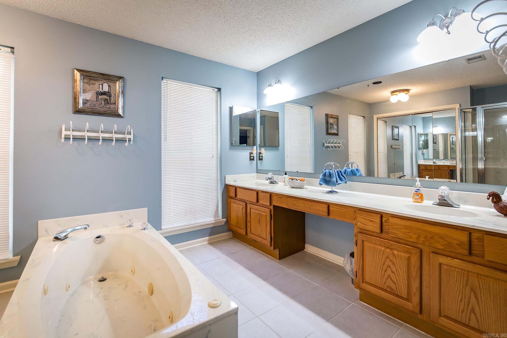 CASTLE RIDGE - Residential