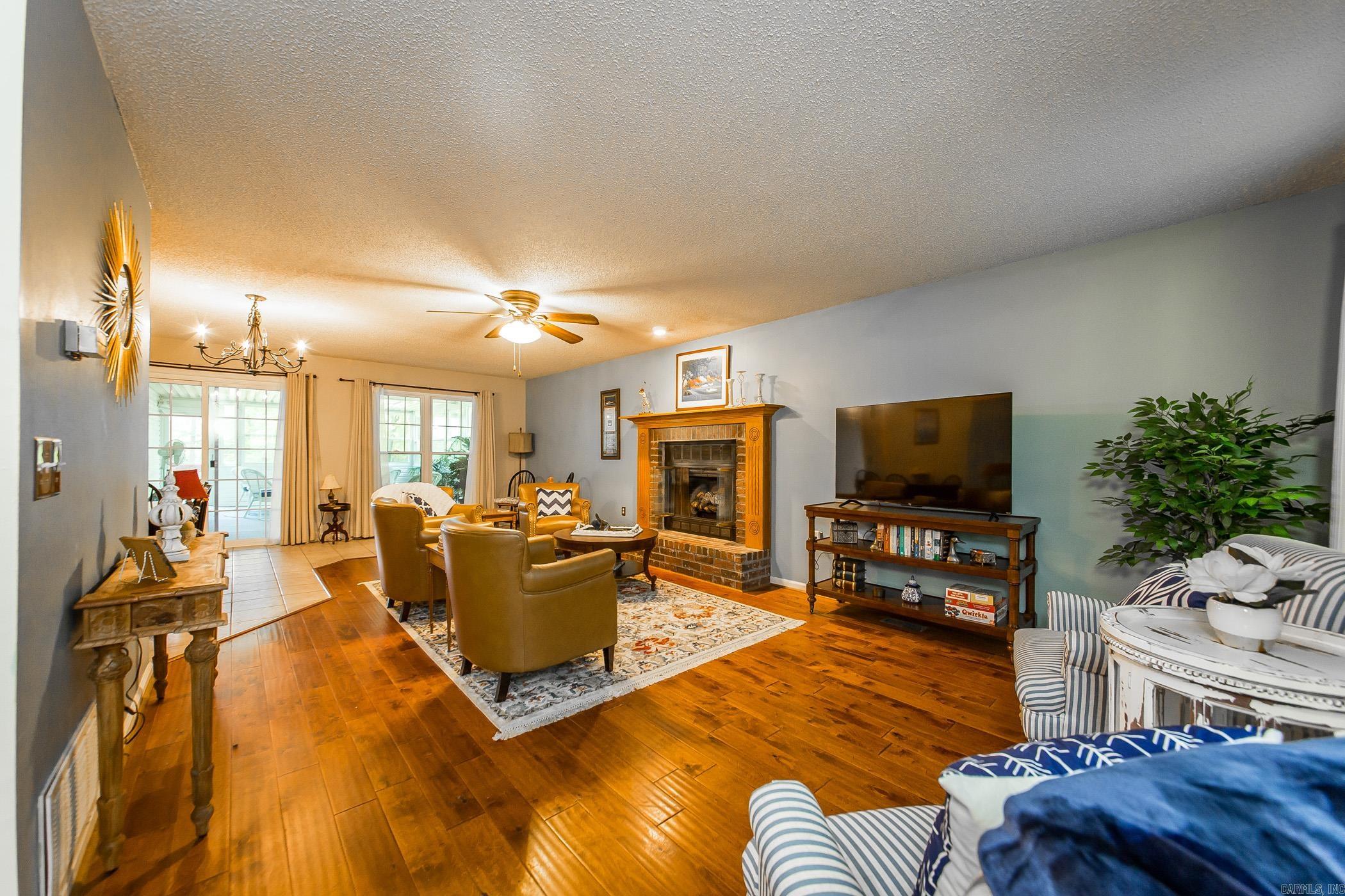 CASTLE RIDGE - Residential
