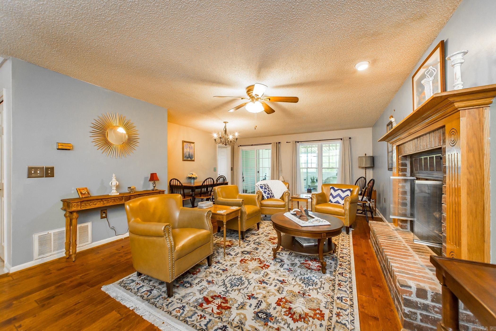 CASTLE RIDGE - Residential