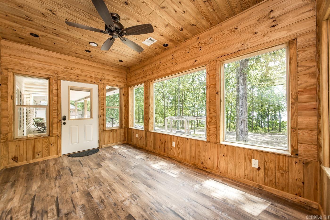 PLEASANT RIDGE - Residential