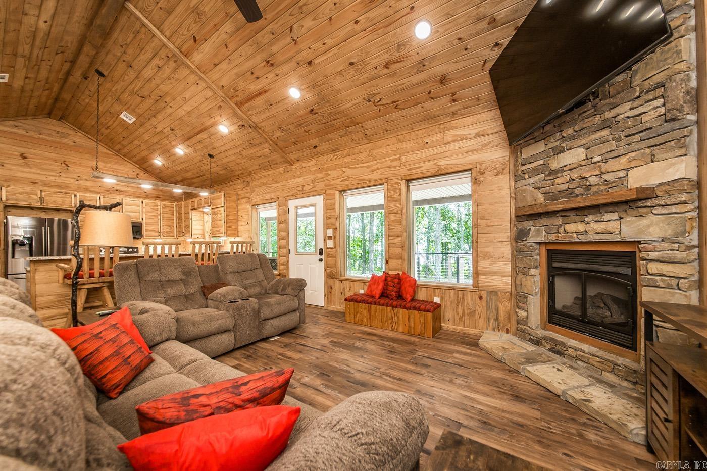 PLEASANT RIDGE - Residential