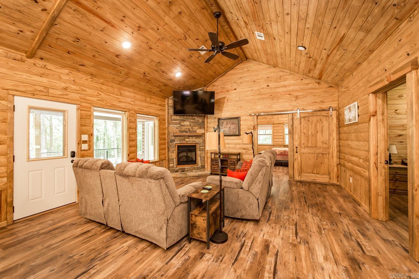 PLEASANT RIDGE - Residential