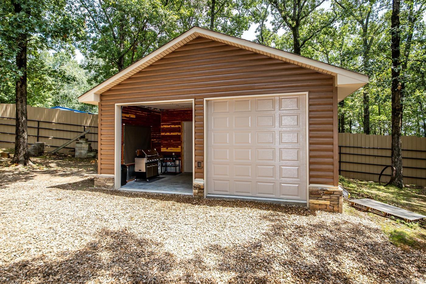 PLEASANT RIDGE - Residential
