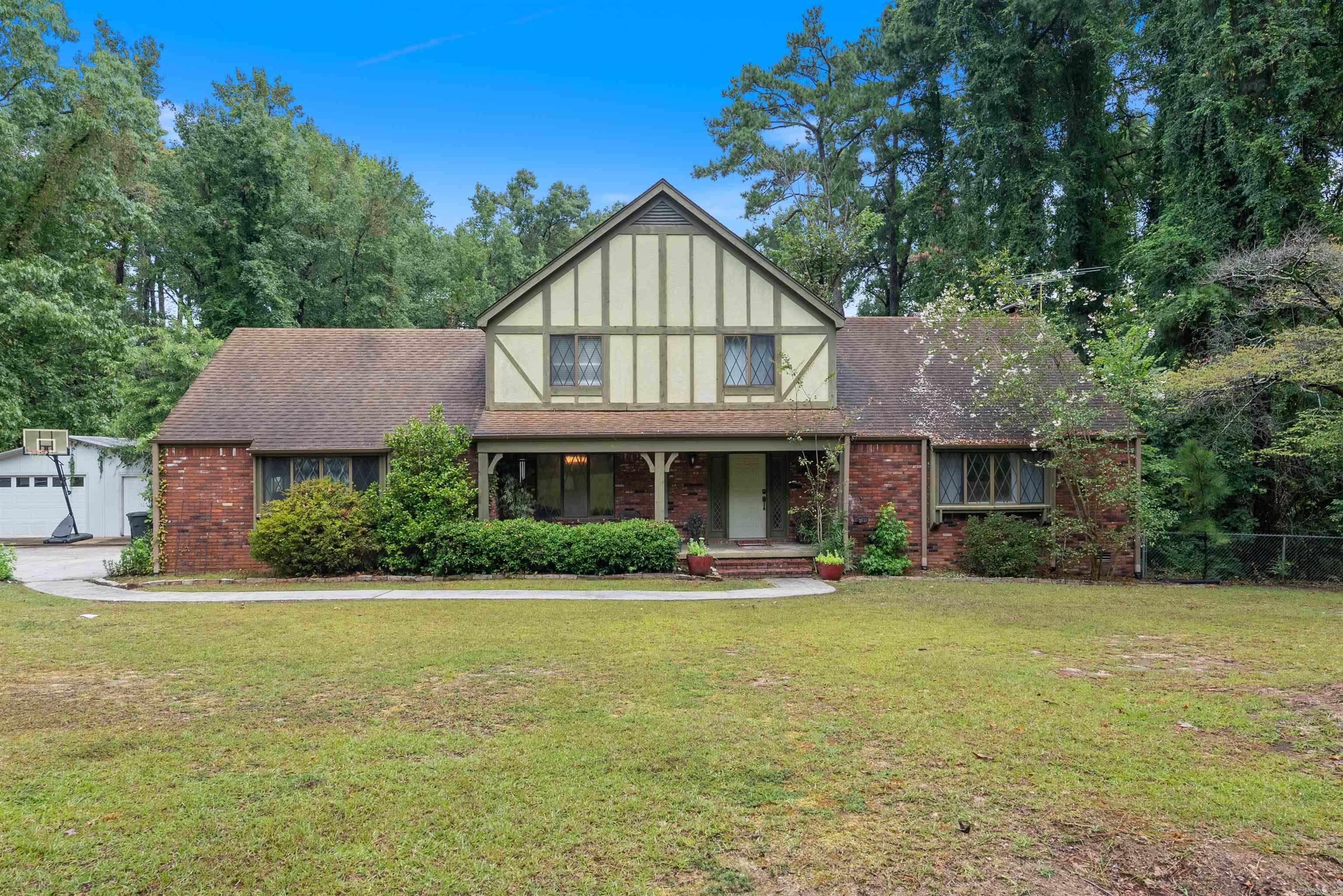 Pine Crest - Residential