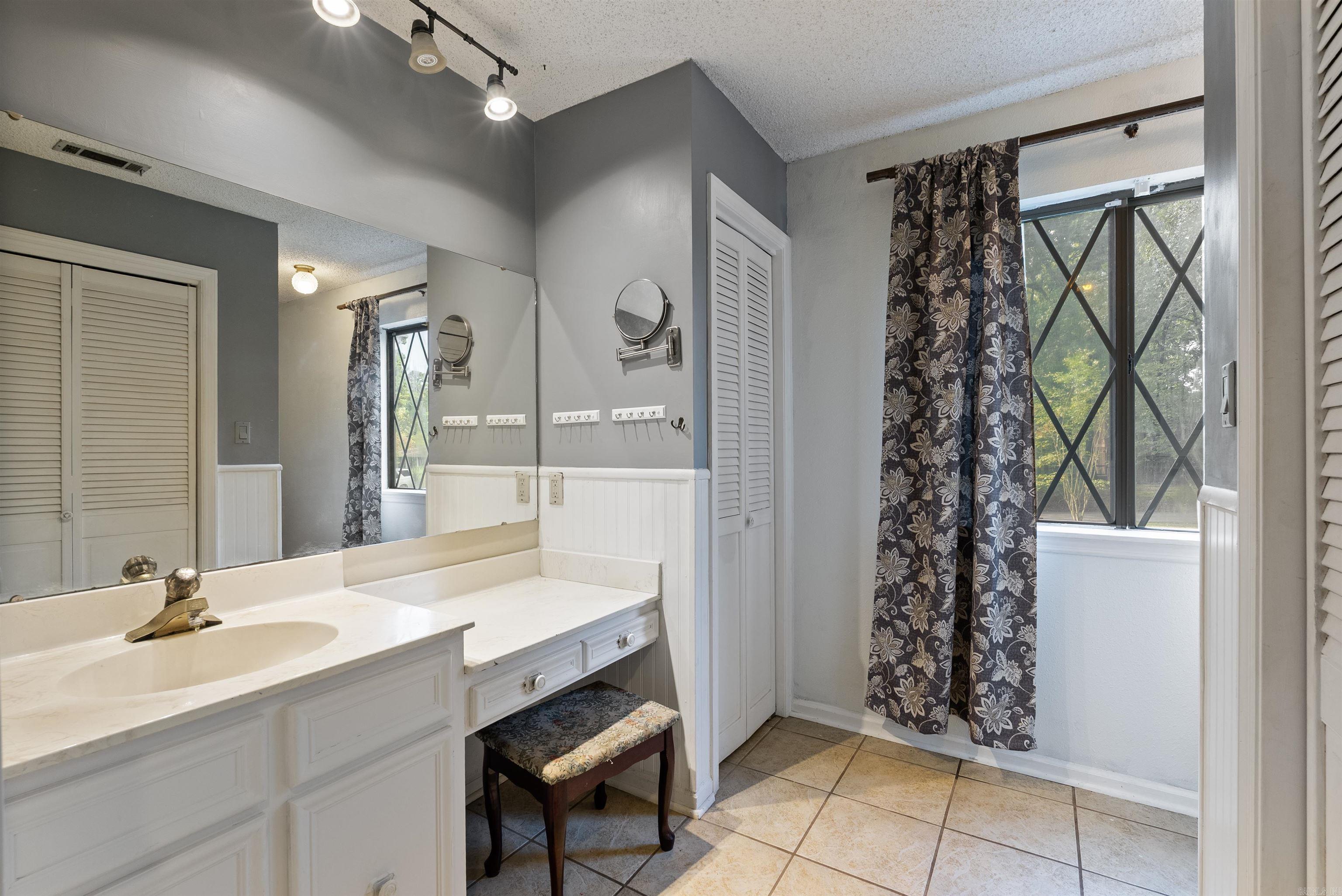 Pine Crest - Residential