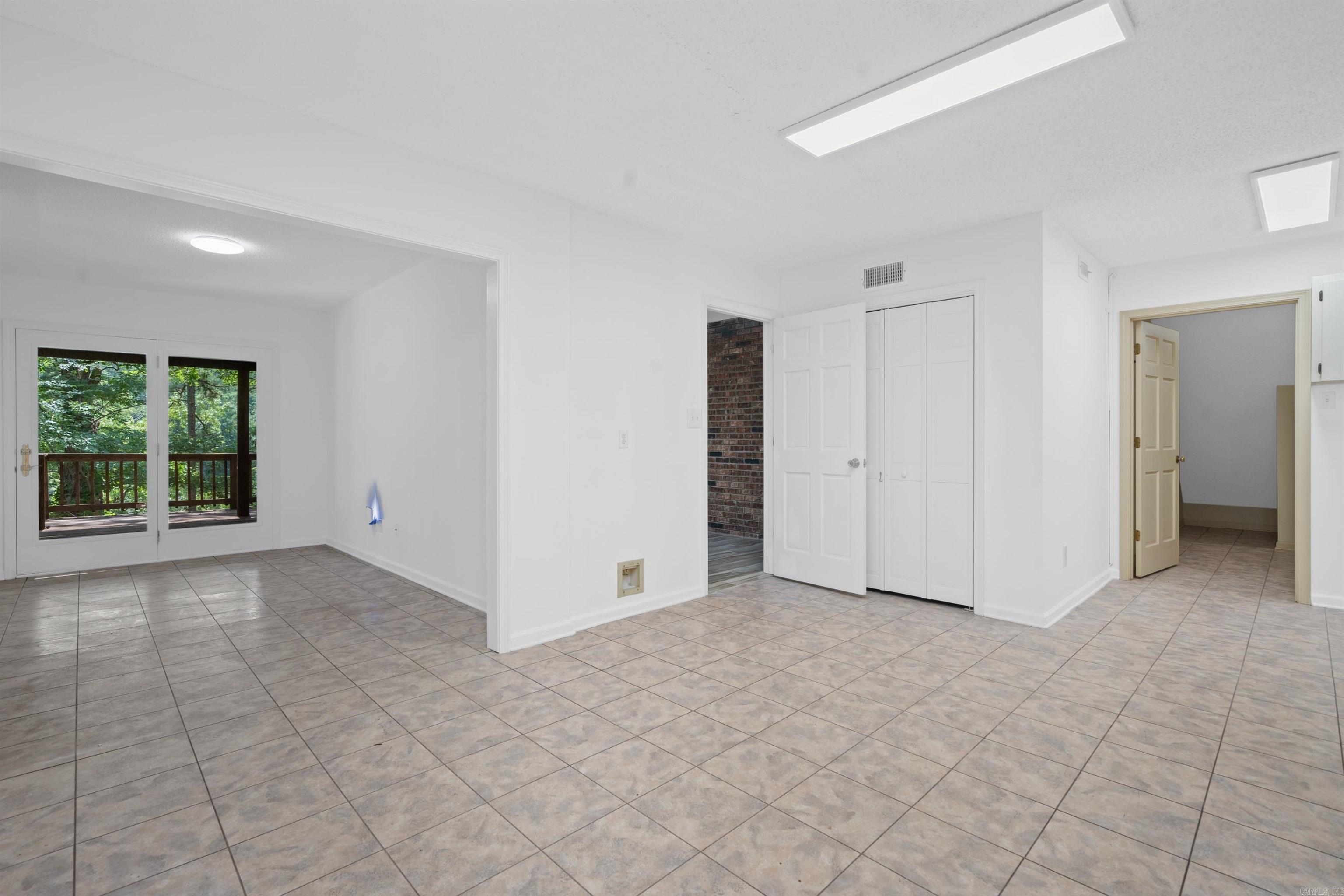 Lake Crest - Residential