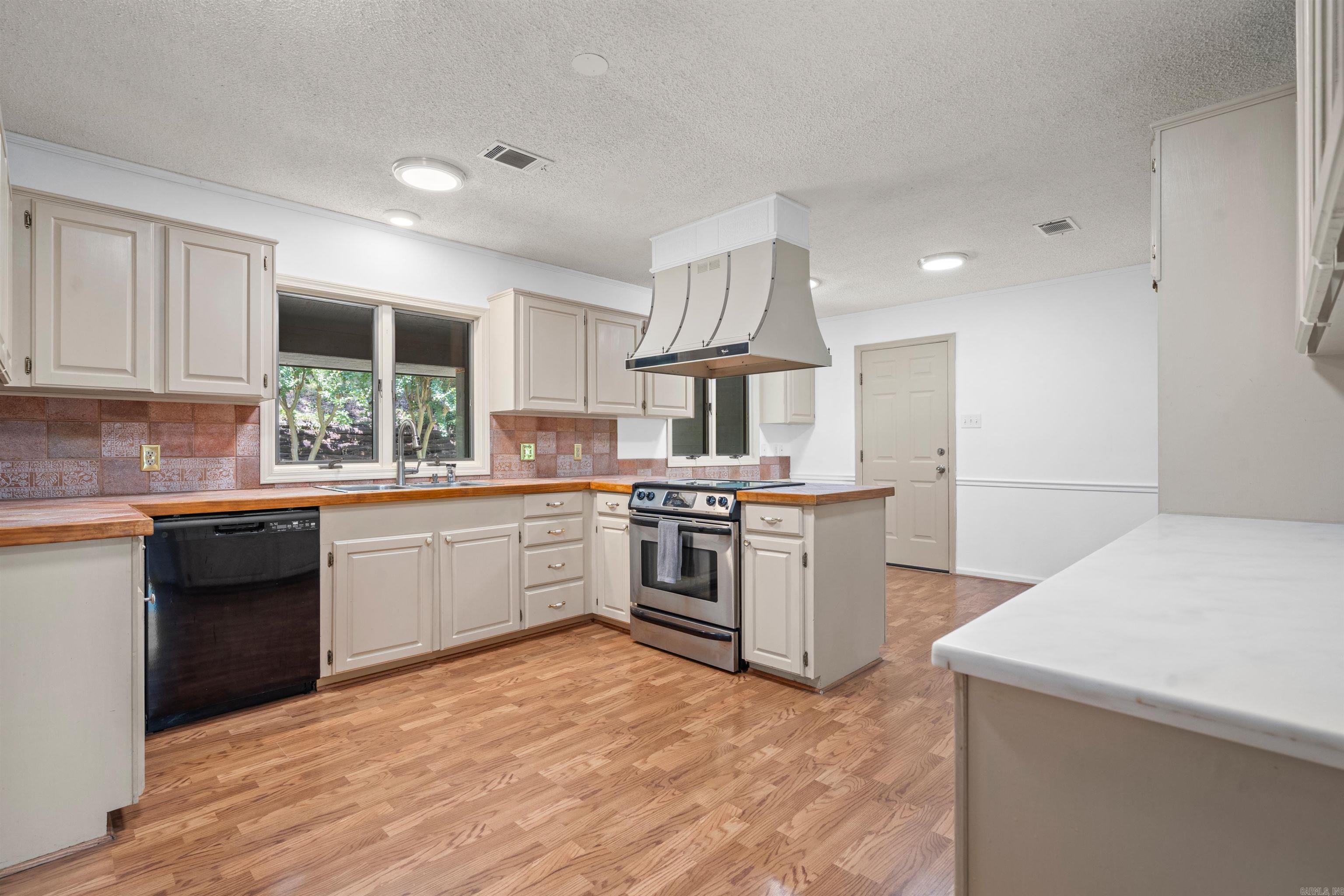 Lake Crest - Residential