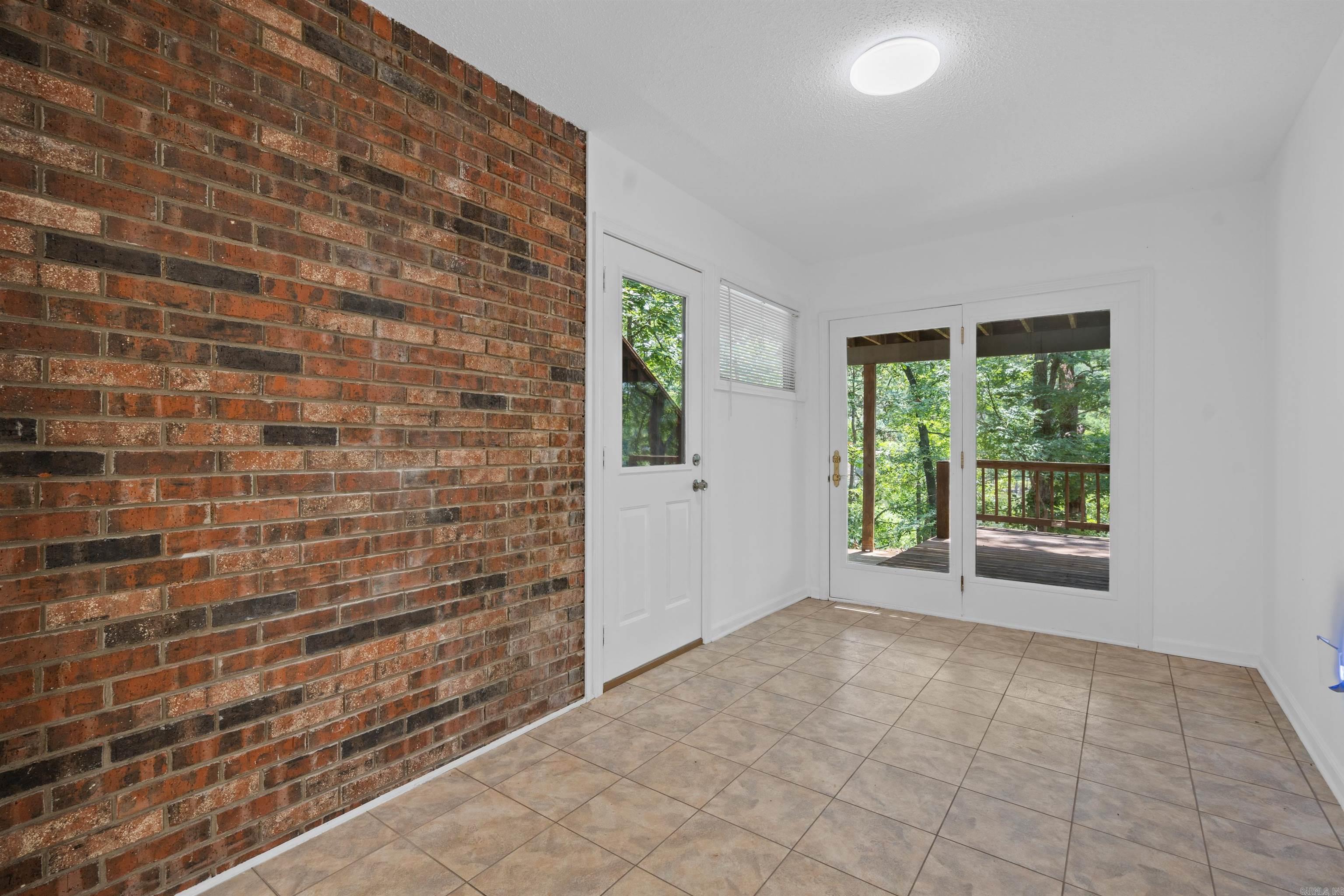 Lake Crest - Residential