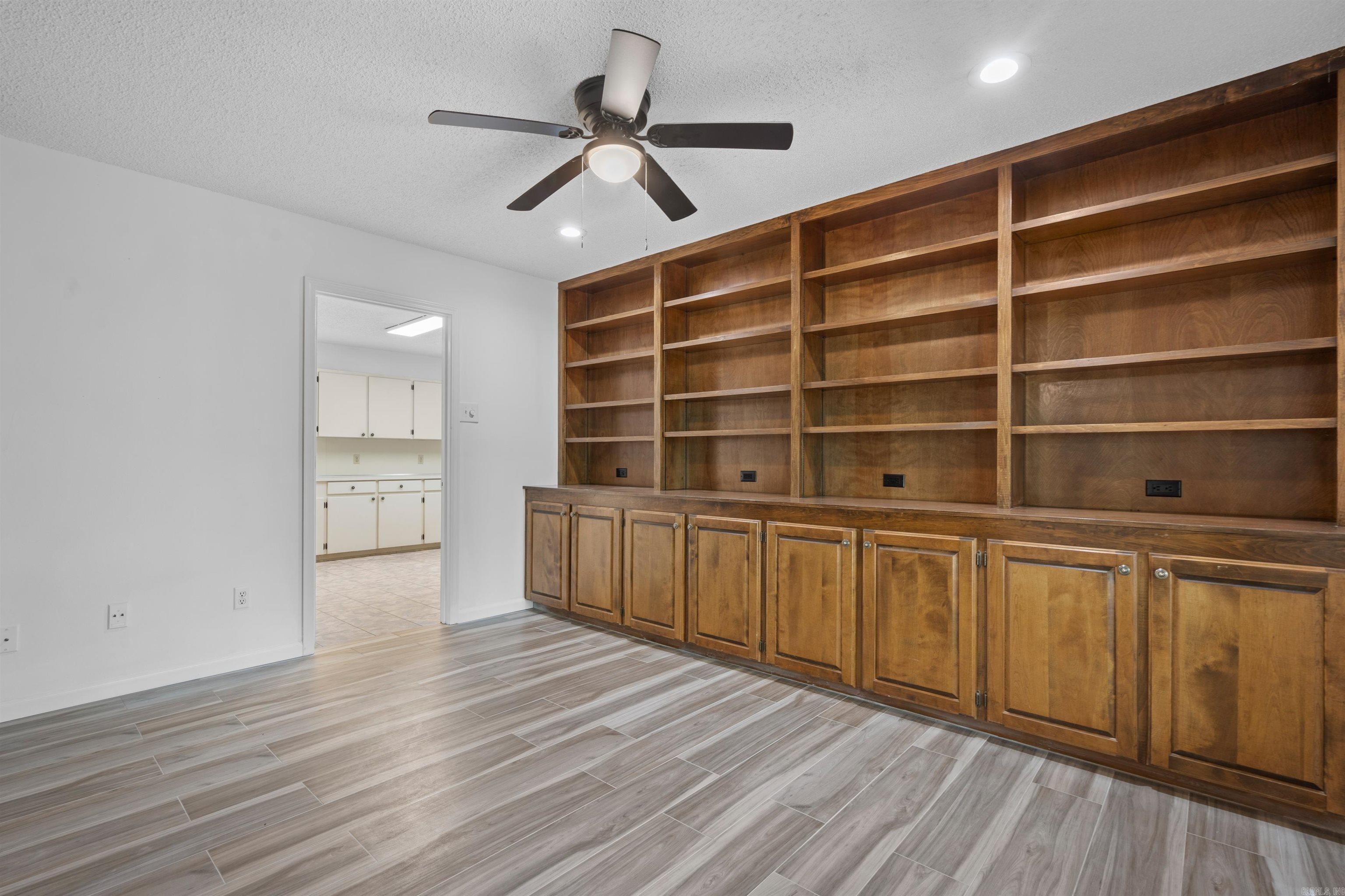 Lake Crest - Residential