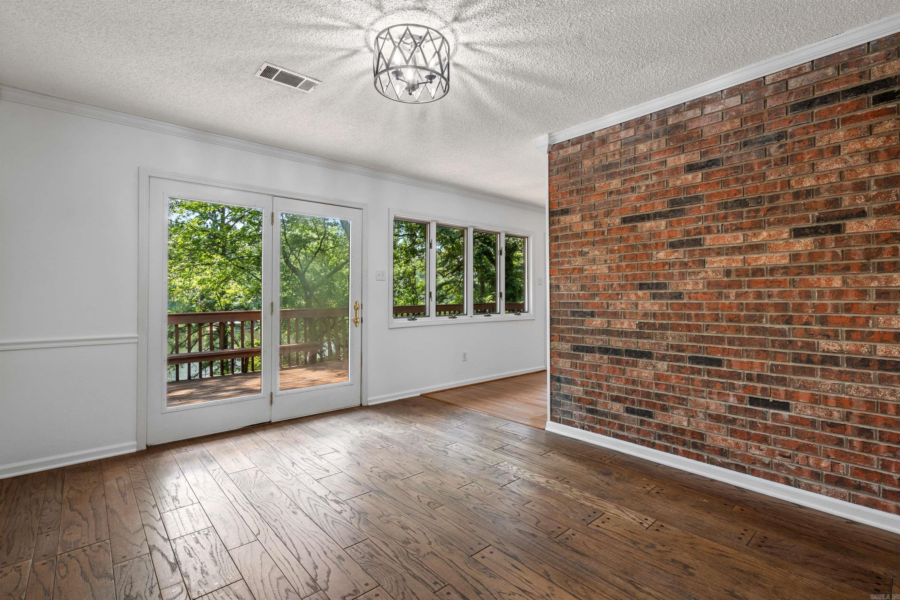 Lake Crest - Residential