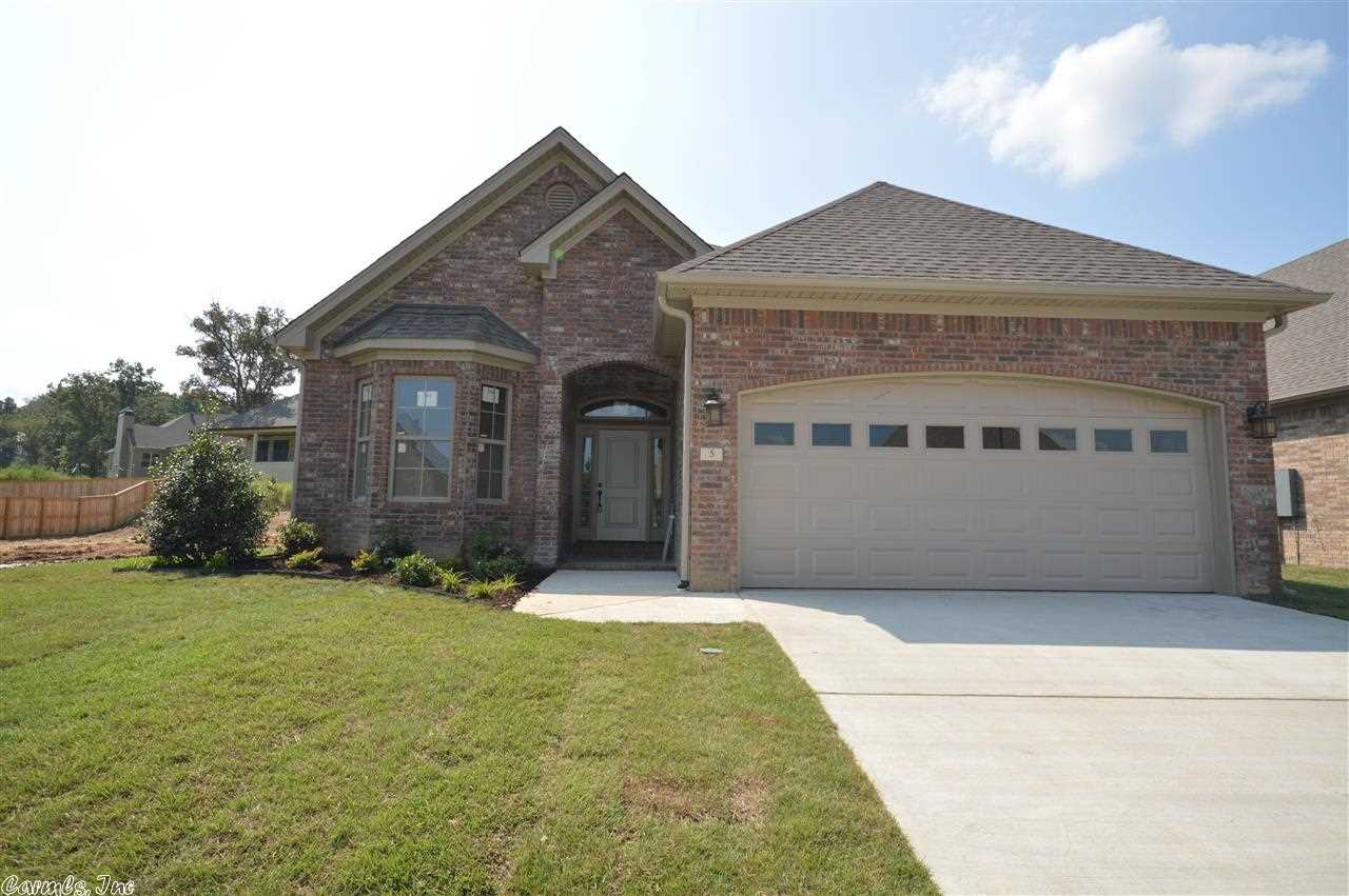 Another beautiful NEW home built by Graham Smith Construction in the Wildwood Ridge Subdivision. This open floor plan features 3 bedrooms with 2 full baths, tall ceilings, rich hardwood floors, granite counter tops, separate dining room, thick crown molding, and more. Assoc fee/tax pays to maintain the entrance and provide general LAWN CARE for the home owners. Approximate completion date is August 2014.