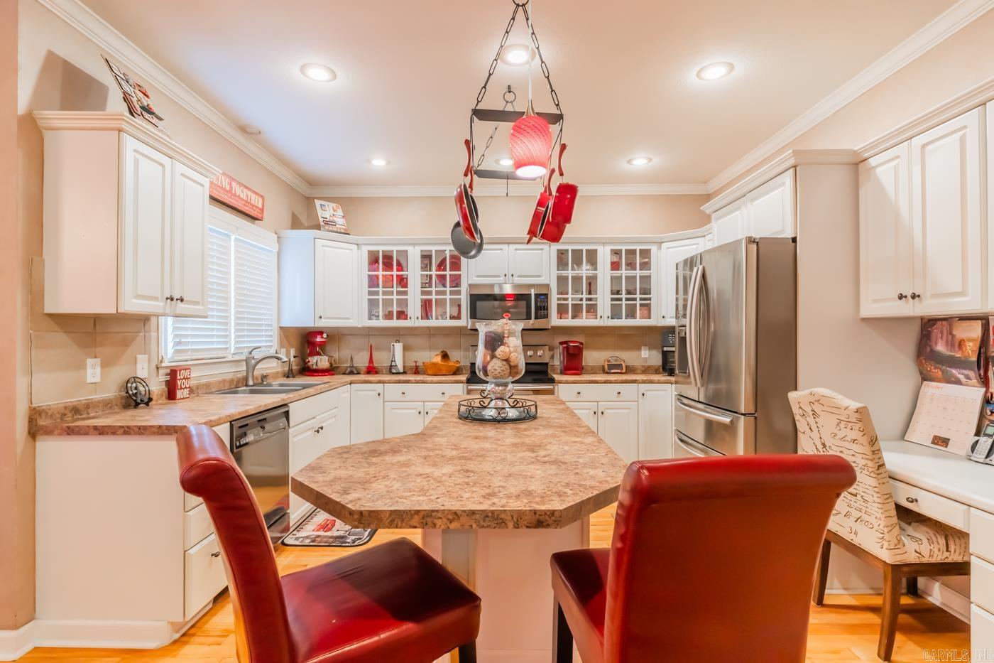 WOODSPRINGS ESTATES - Residential