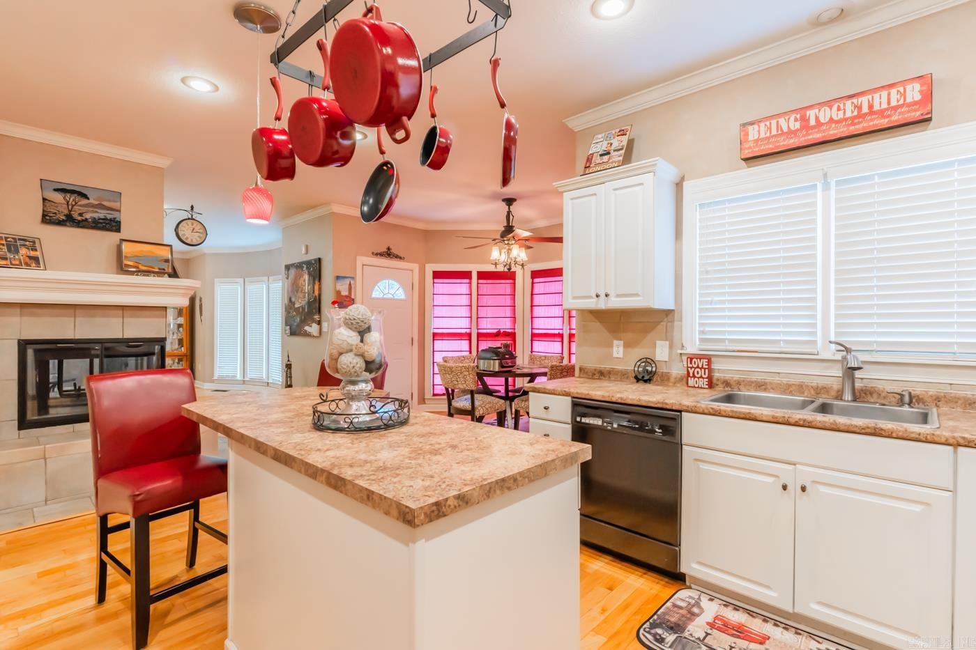 WOODSPRINGS ESTATES - Residential