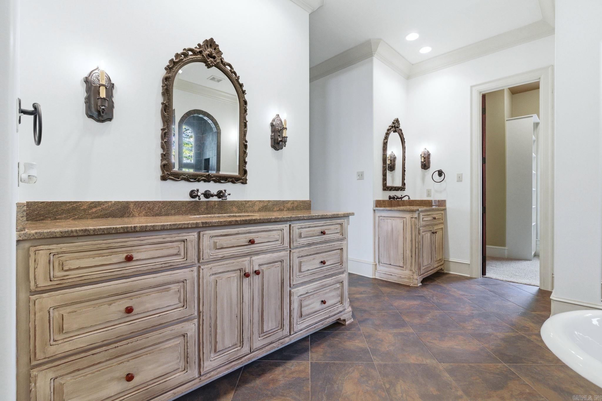 CHENAL DOWNS - Residential