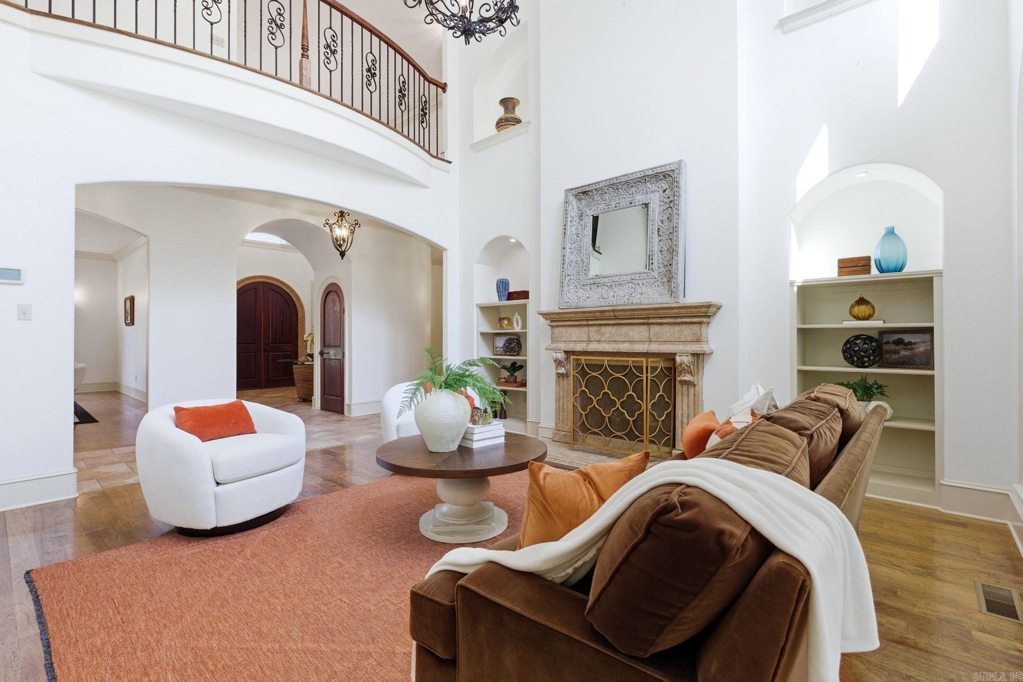 CHENAL DOWNS - Residential