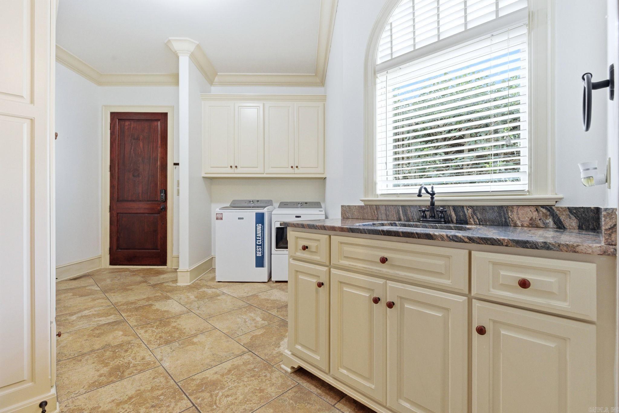 CHENAL DOWNS - Residential