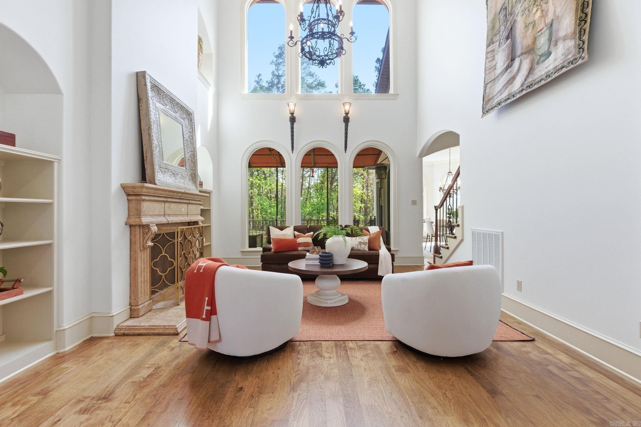 CHENAL DOWNS - Residential