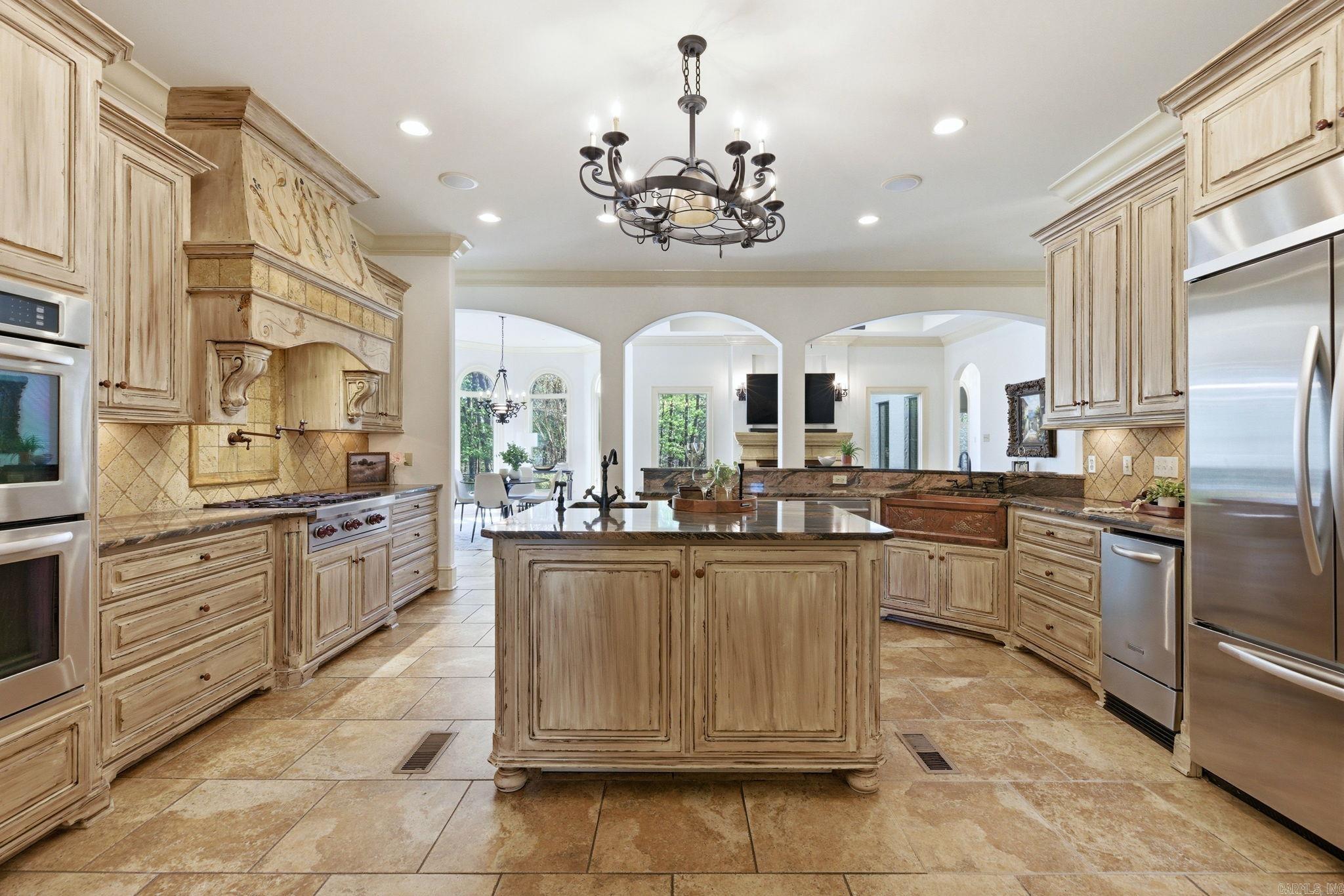 CHENAL DOWNS - Residential