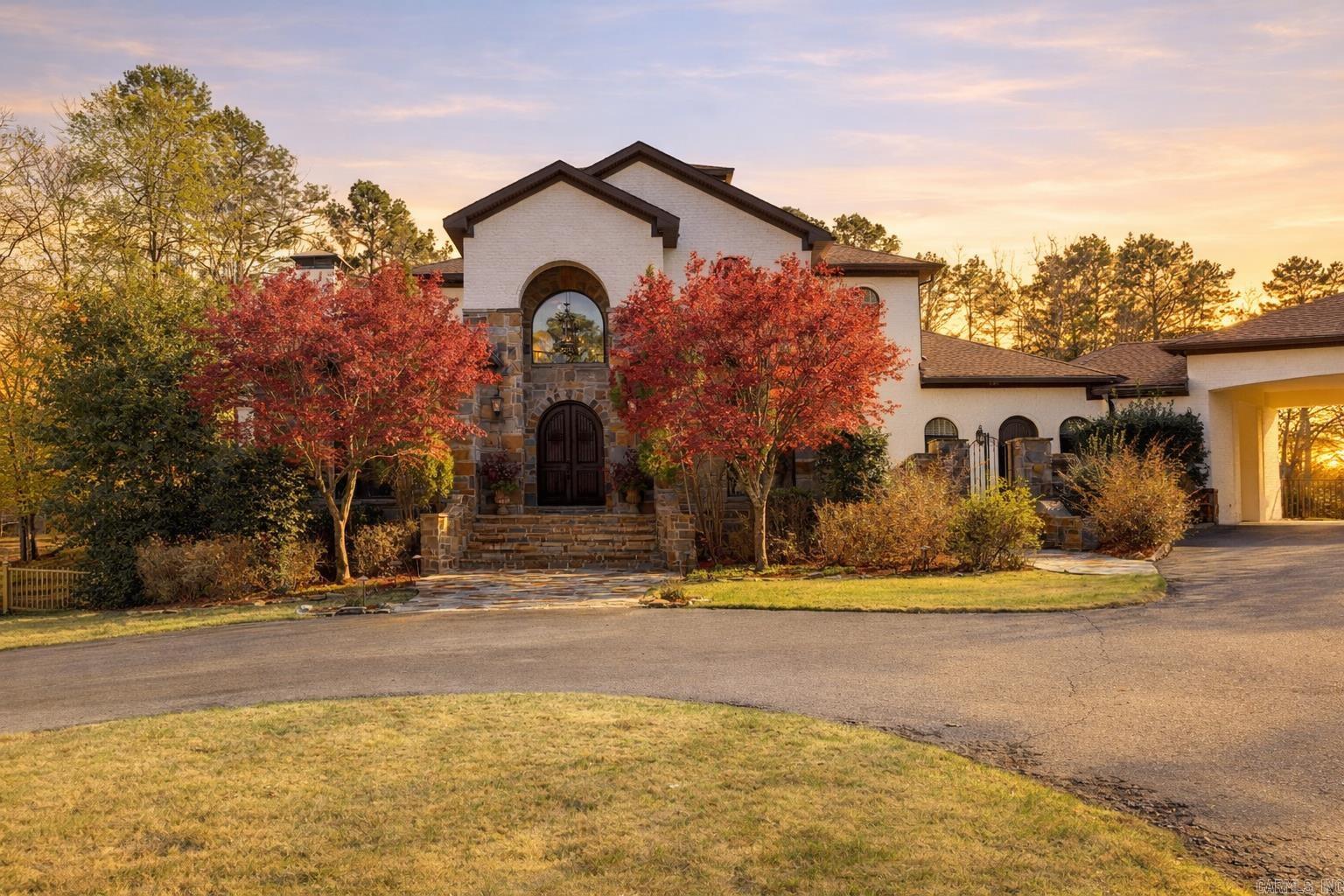 CHENAL DOWNS - Residential