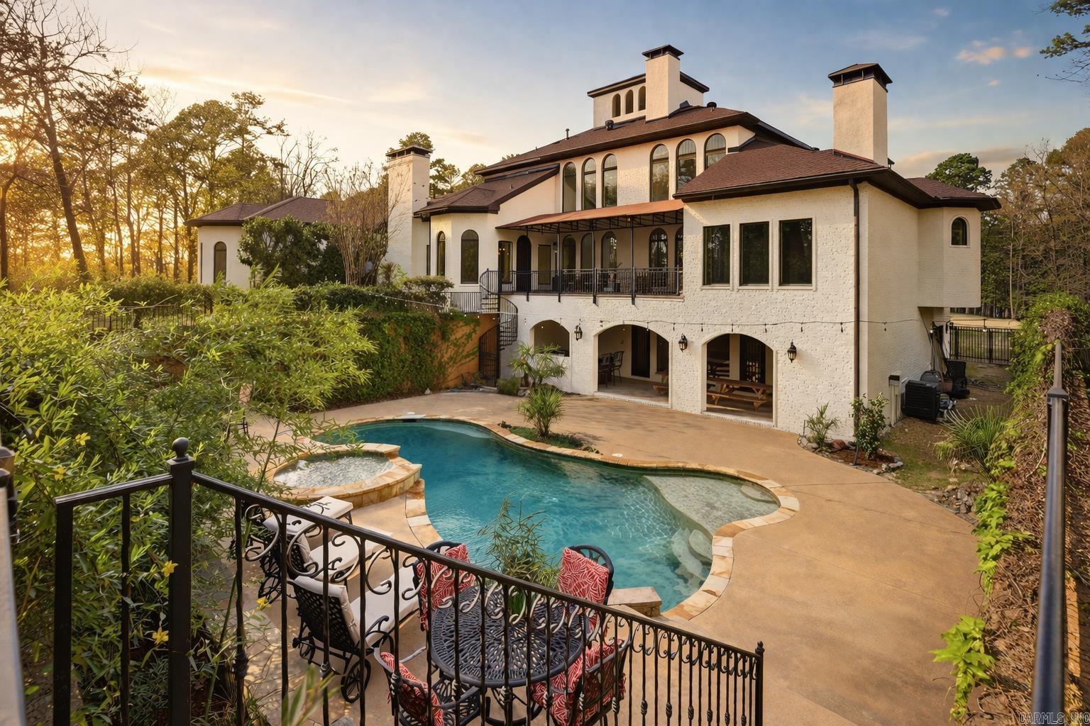 CHENAL DOWNS - Residential