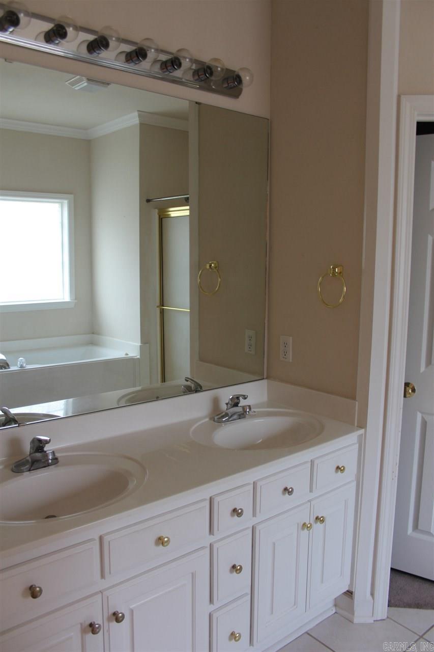 COLLENWOOD - Residential Lease