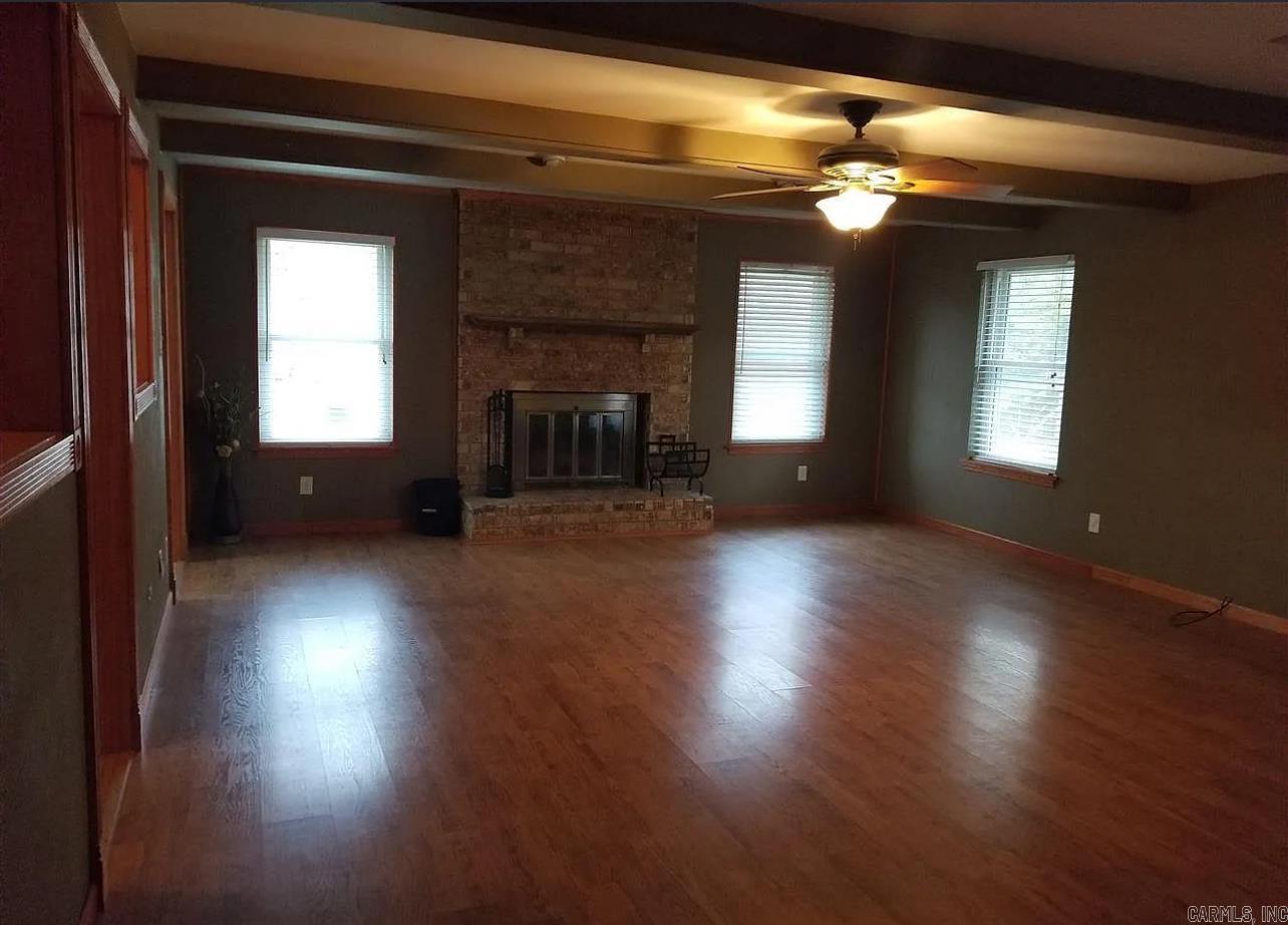 WOODLAND HILLS - Residential