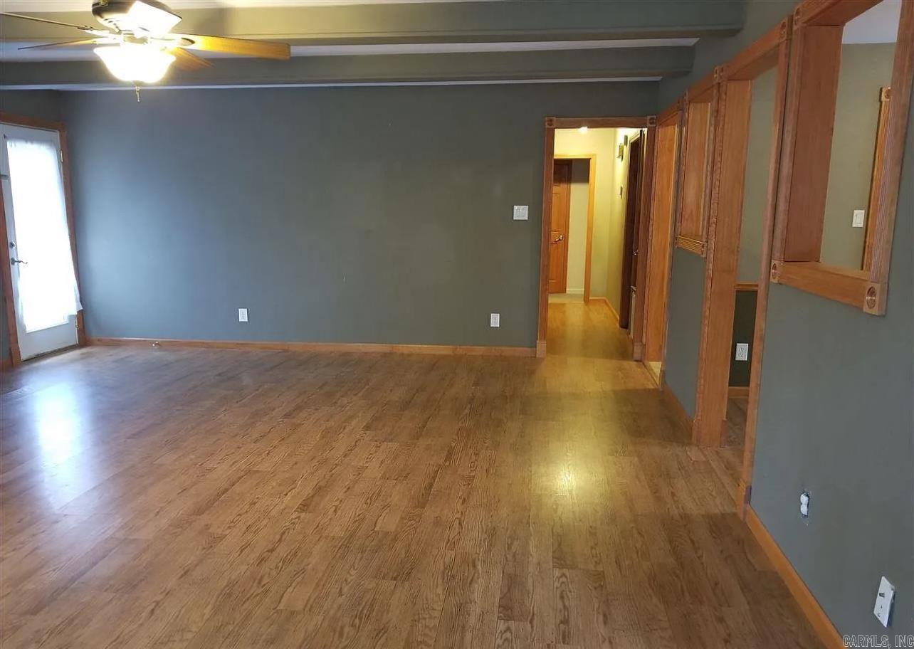 WOODLAND HILLS - Residential