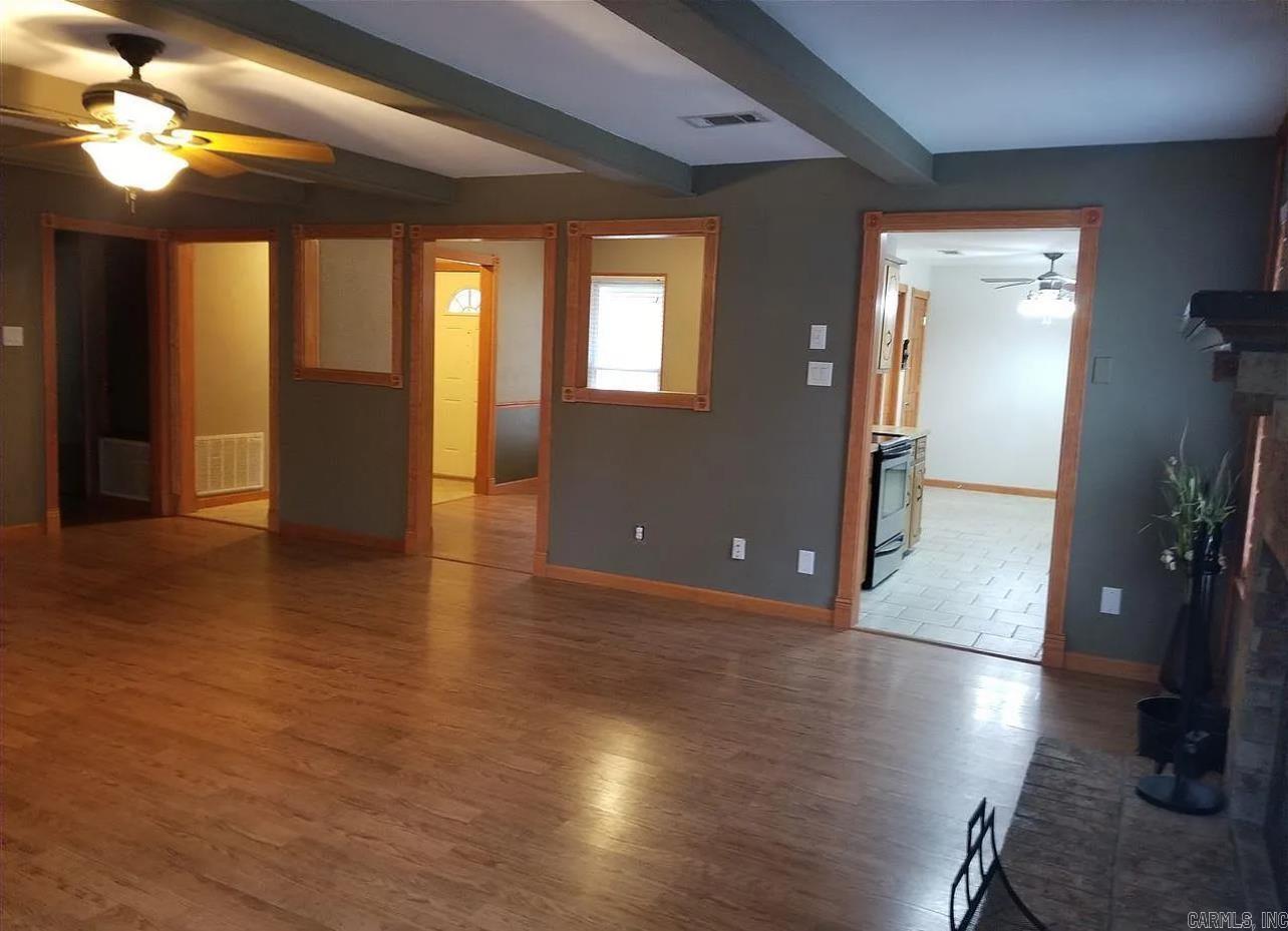 WOODLAND HILLS - Residential