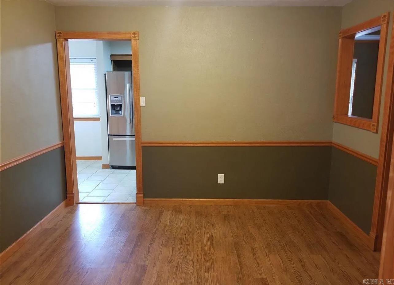 WOODLAND HILLS - Residential