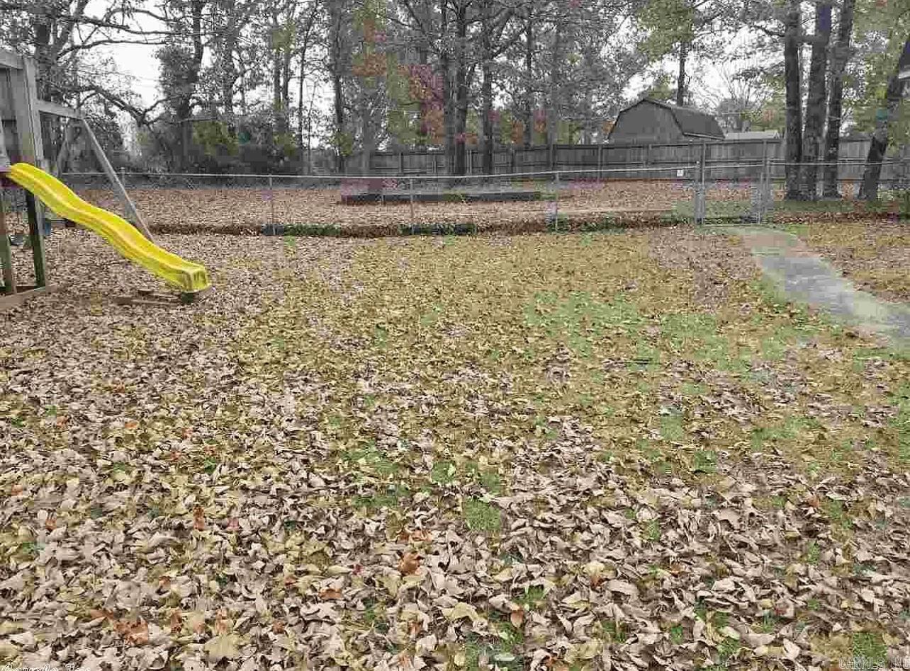 WOODLAND HILLS - Residential