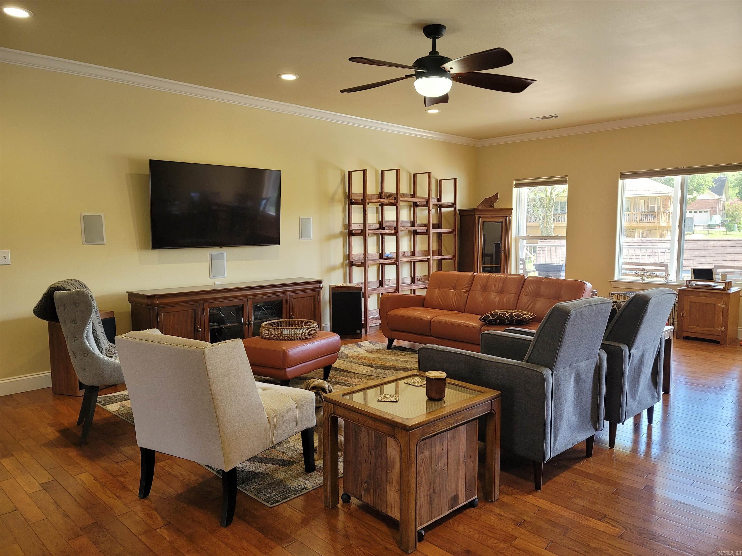 FOUR OAKS - Residential