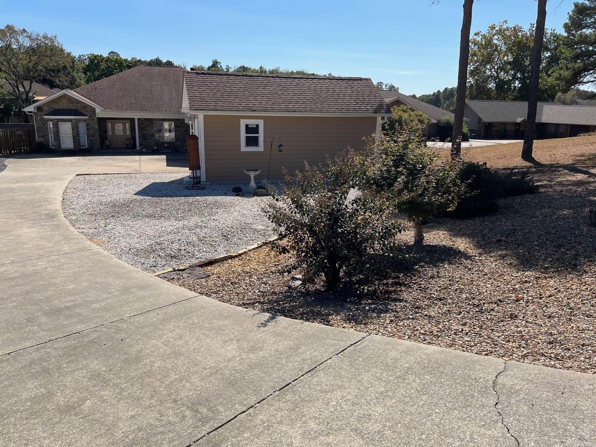 FOUR OAKS - Residential