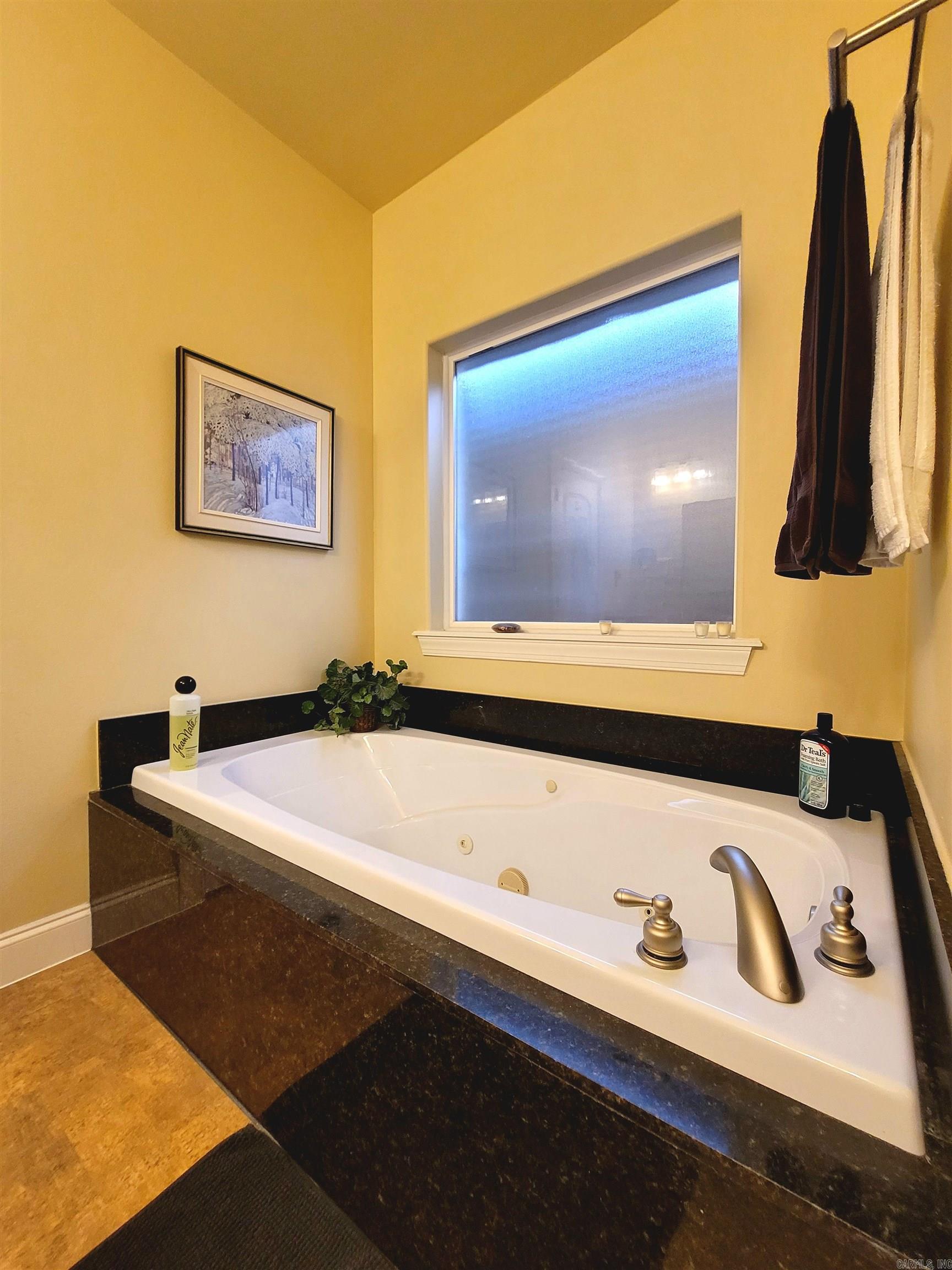 FOUR OAKS - Residential
